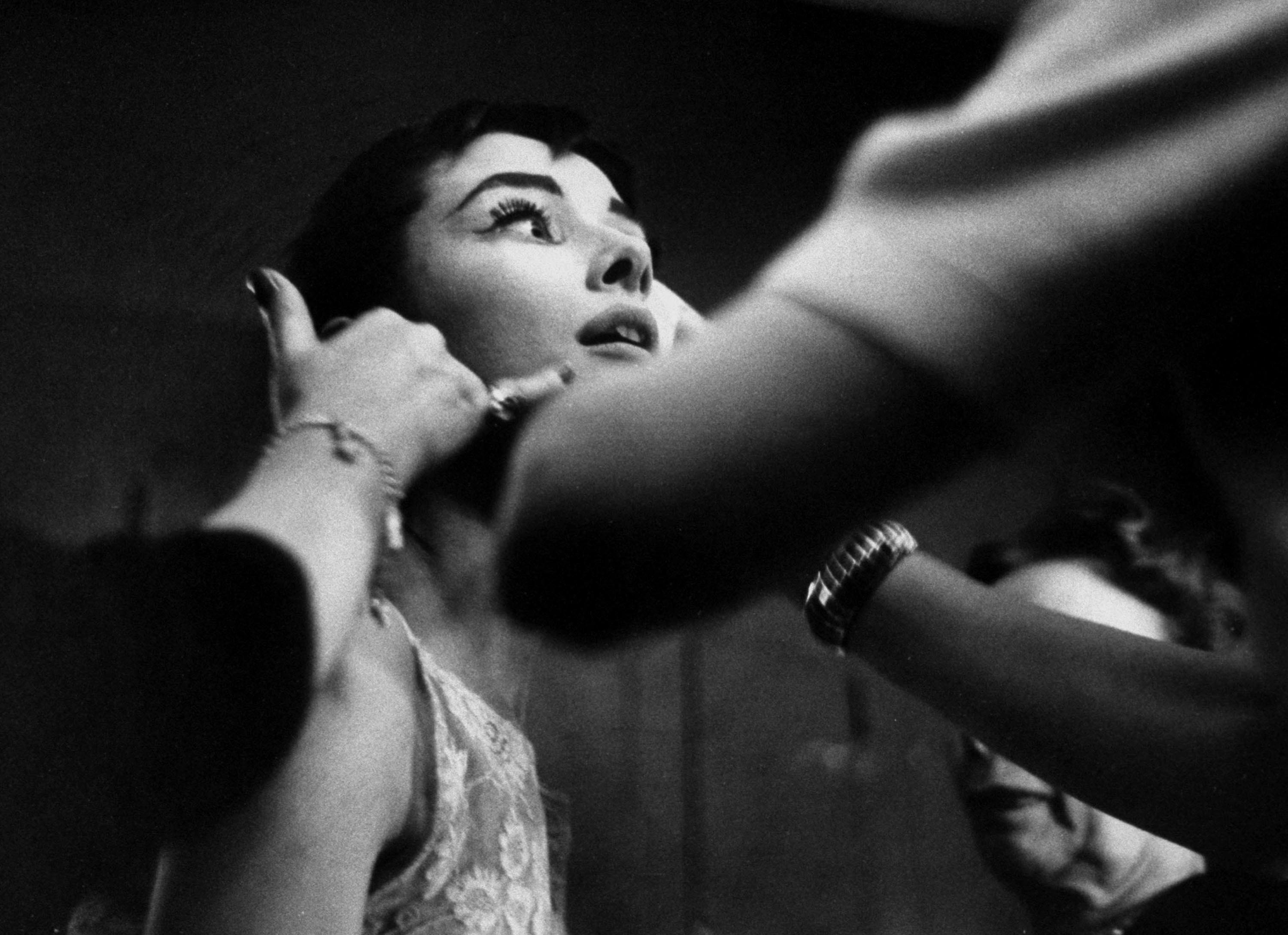 Audrey Hepburn Monochrome Women Actress 3000x2178