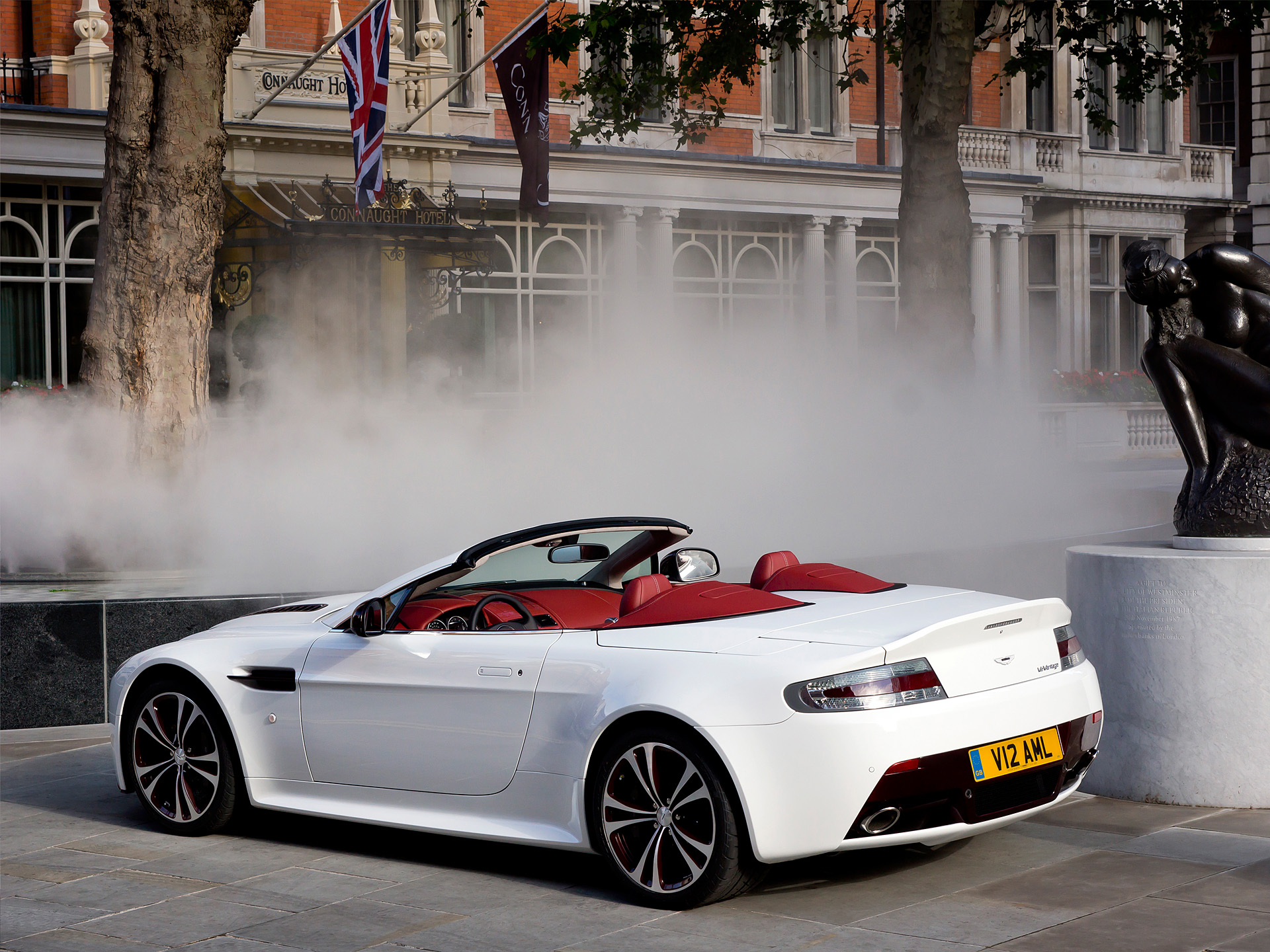 Aston Martin 1920x1440