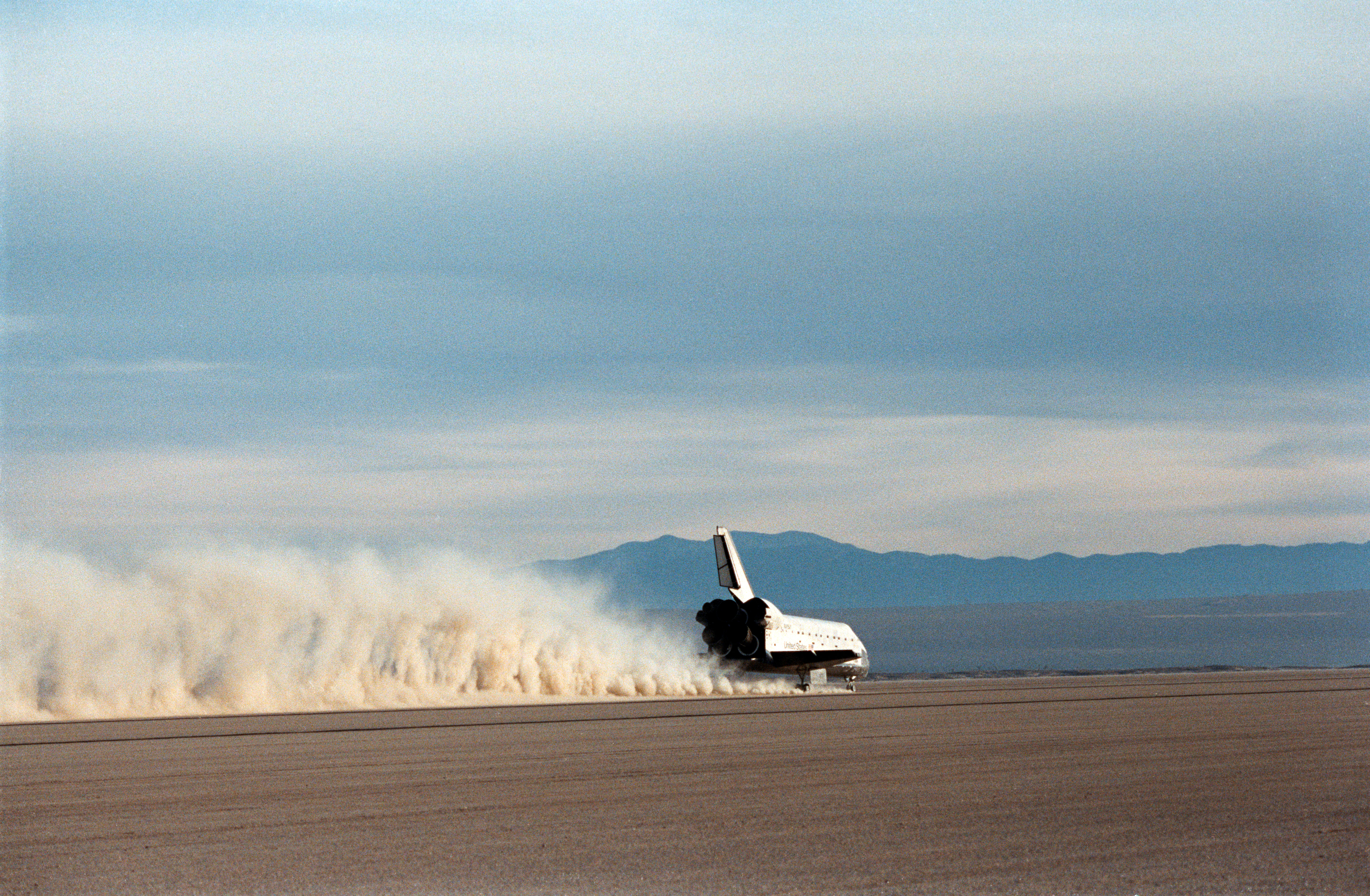 Vehicles Space Shuttle Atlantis 5759x3768