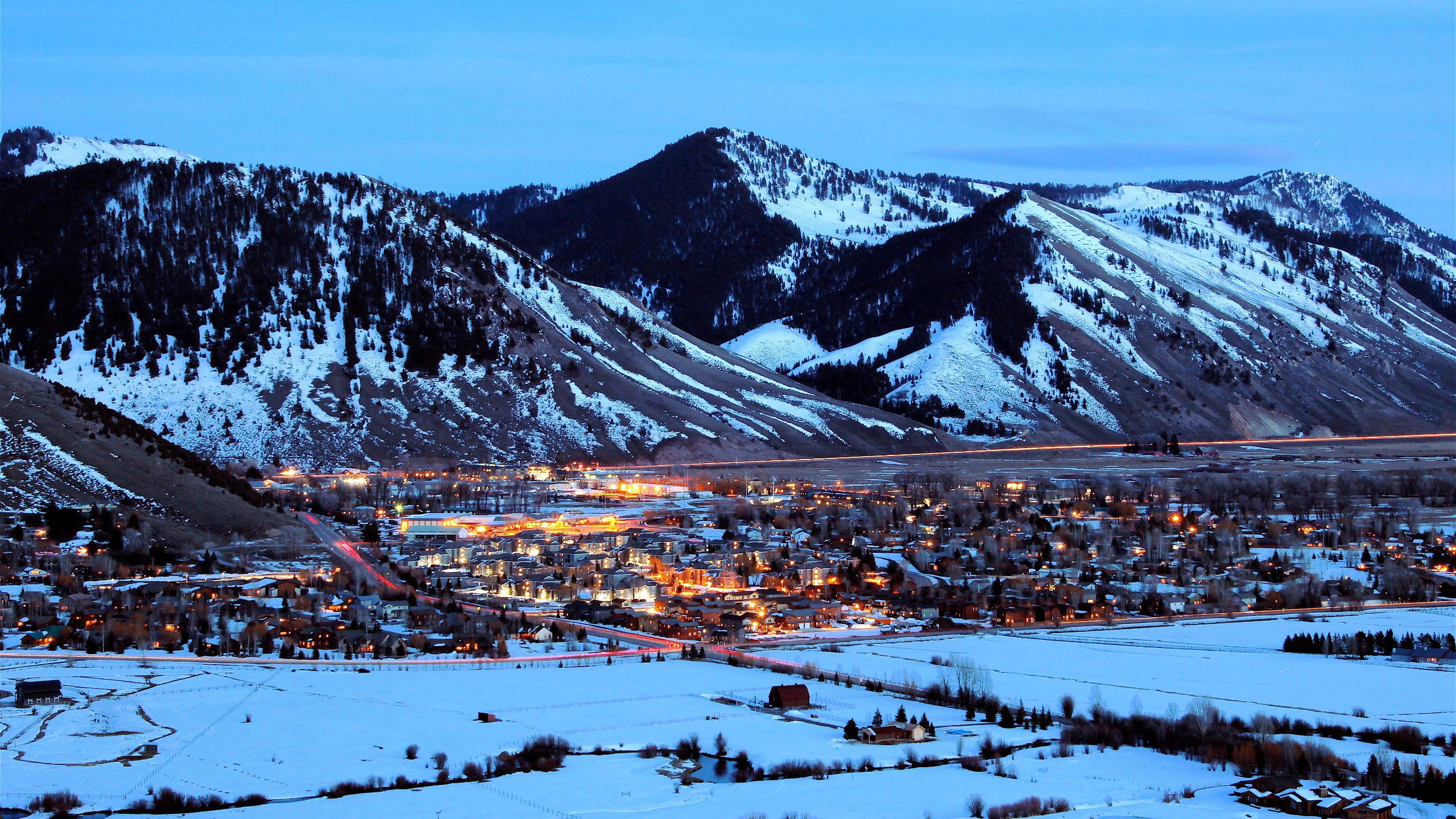 Winter Snow Mountains Town Wyoming Jackson 2560x1440