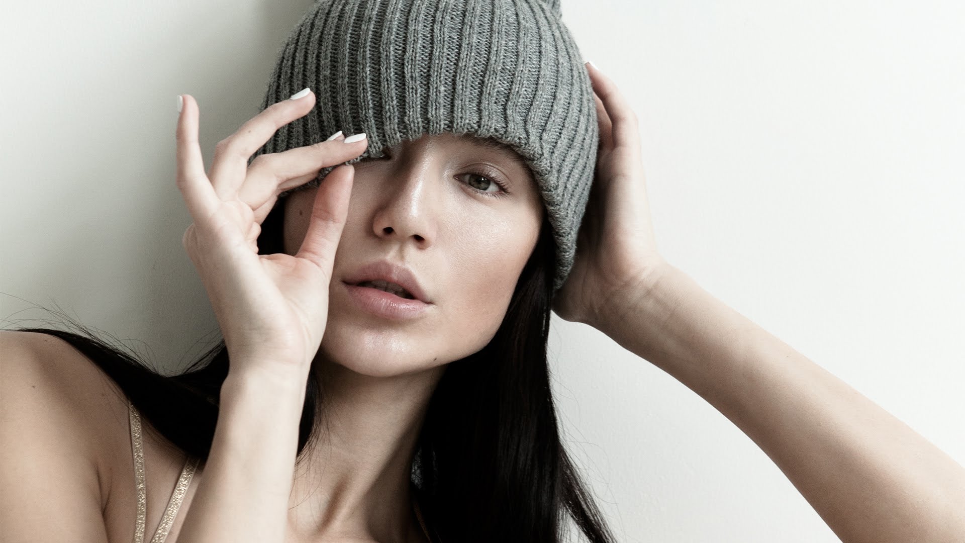 Model Looking At Viewer Women Black Hair Face Long Hair Women With Hats Toque Gray Eyes Painted Nail 1920x1080