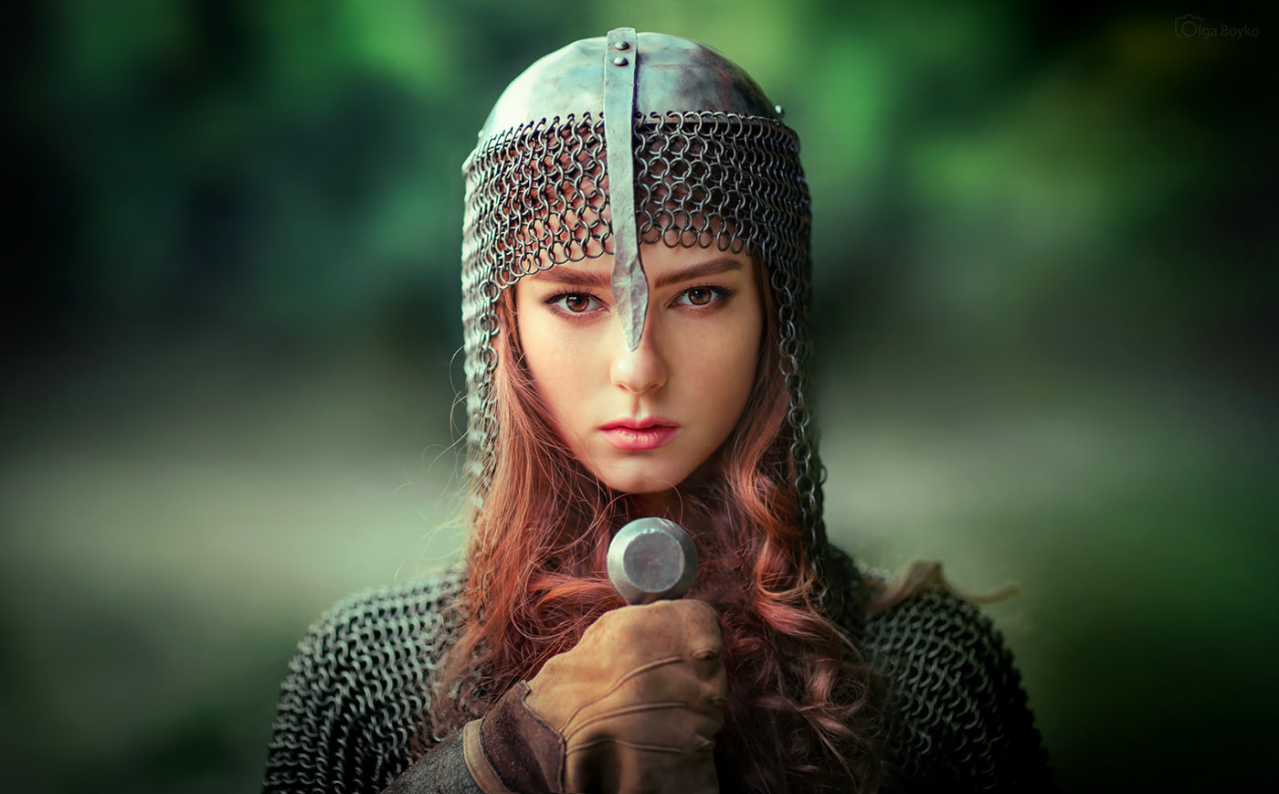 Knight Women Sword Alexandra Girskaya 1400x869