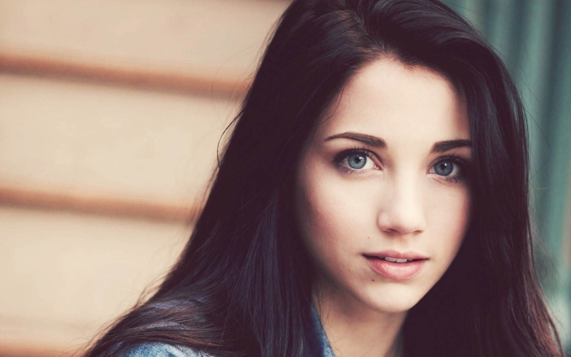 Women Emily Rudd Brunette Long Hair Blue Eyes Face 1920x1200