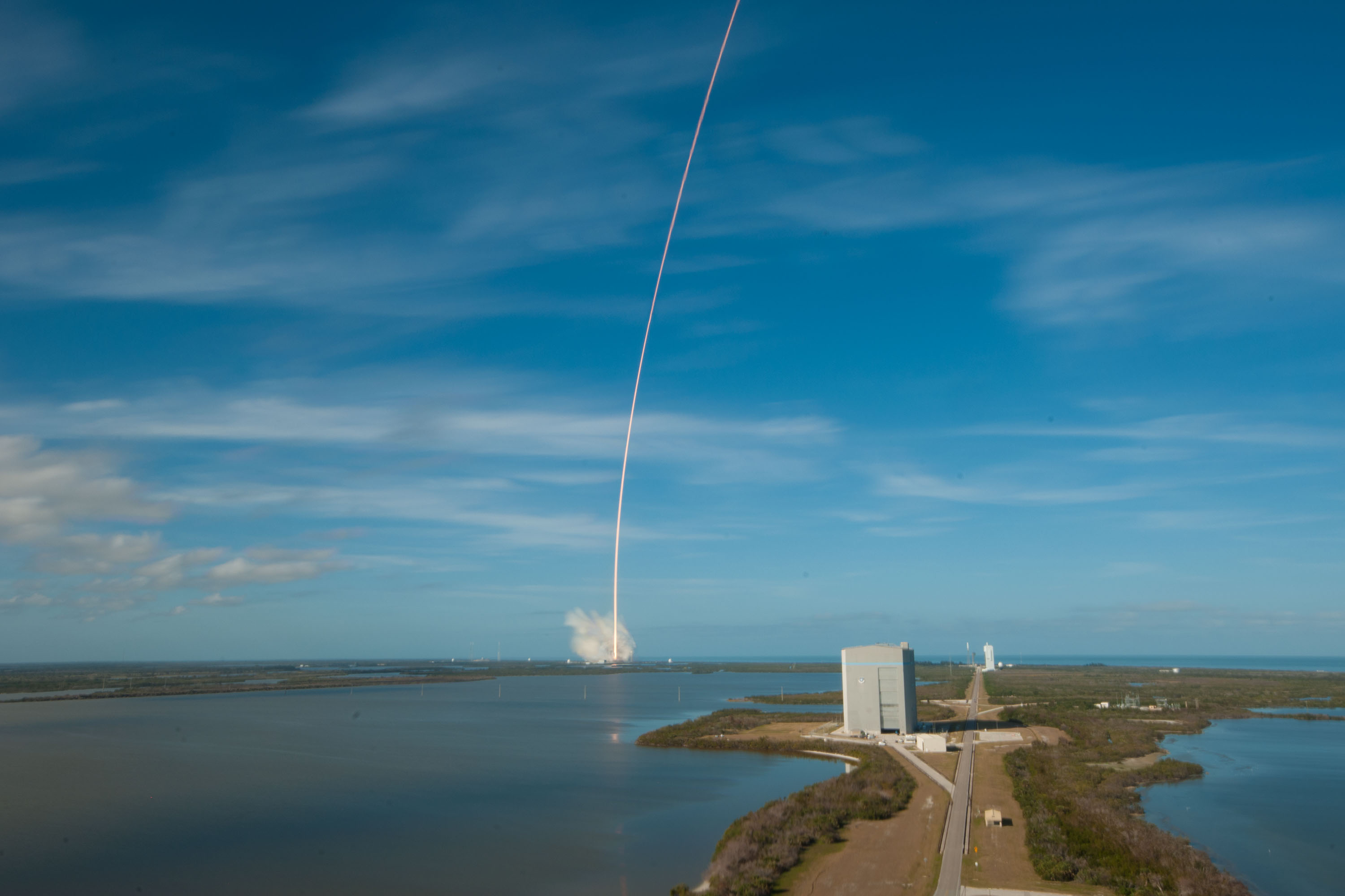 SpaceX Long Exposure Smoke Cape Canaveral 3000x2000