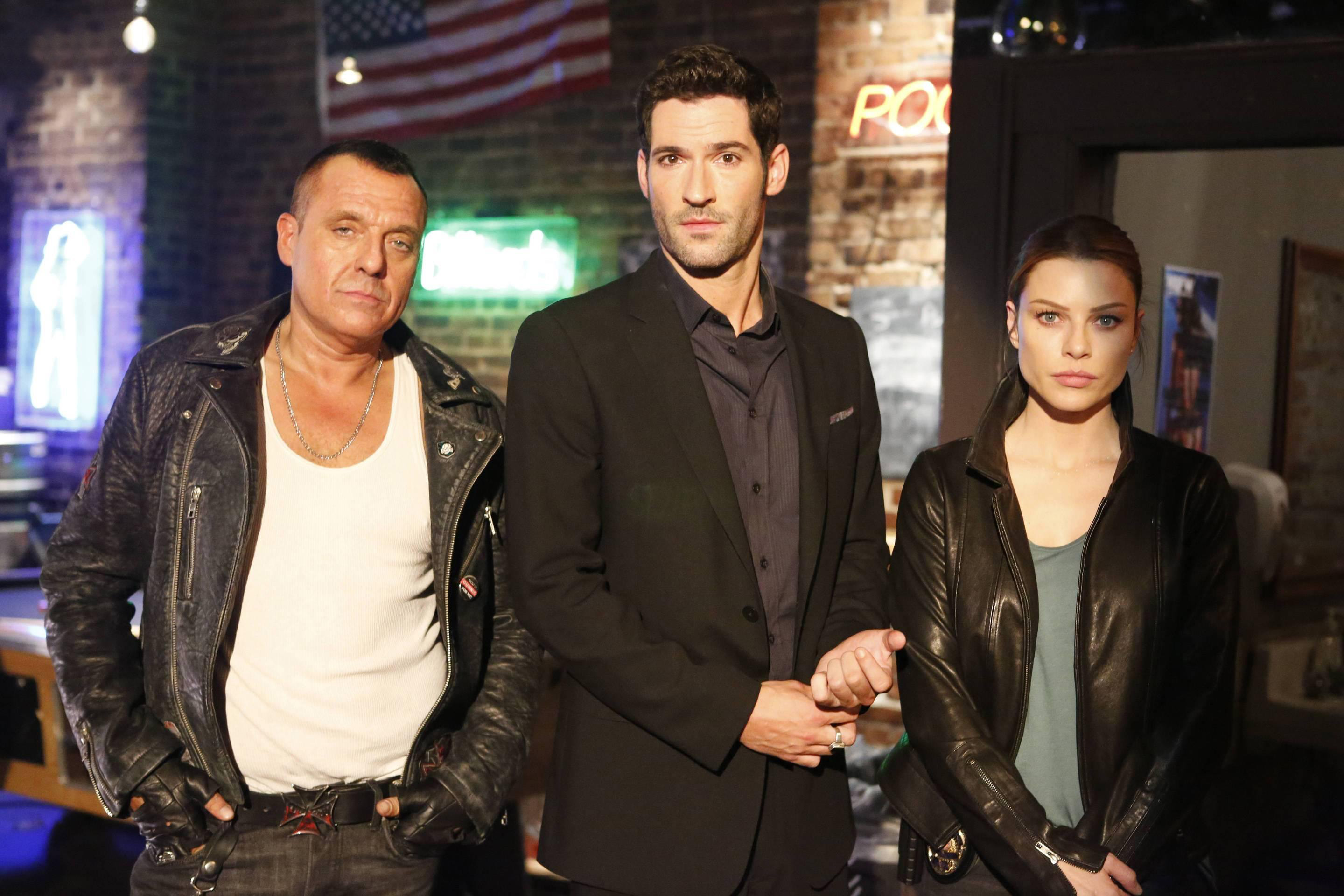 Tom Ellis Lauren German Tom Sizemore 2880x1920