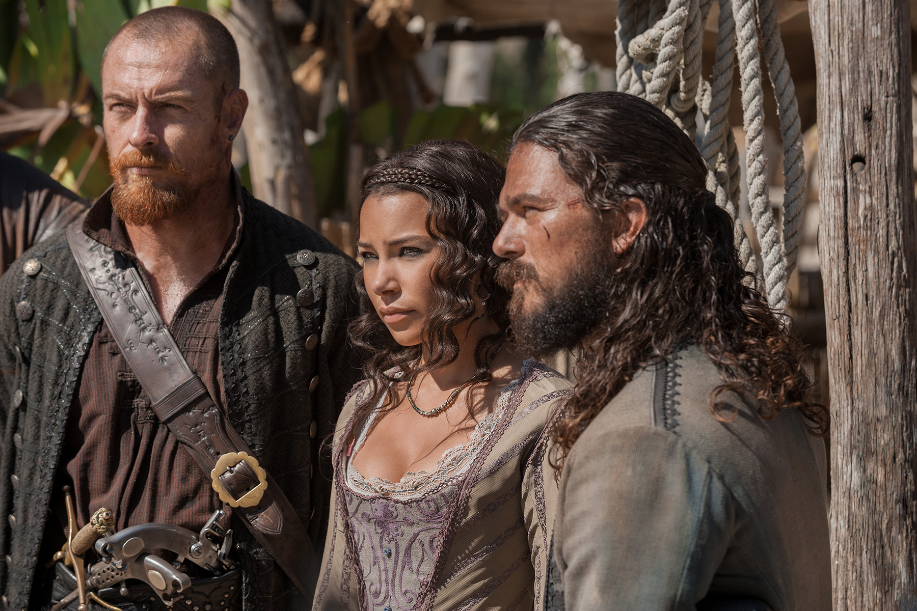 Black Sails Luke Arnold John Silver Black Sails Max Black Sails Jessica Parker Kennedy Toby Stephens 1800x1200