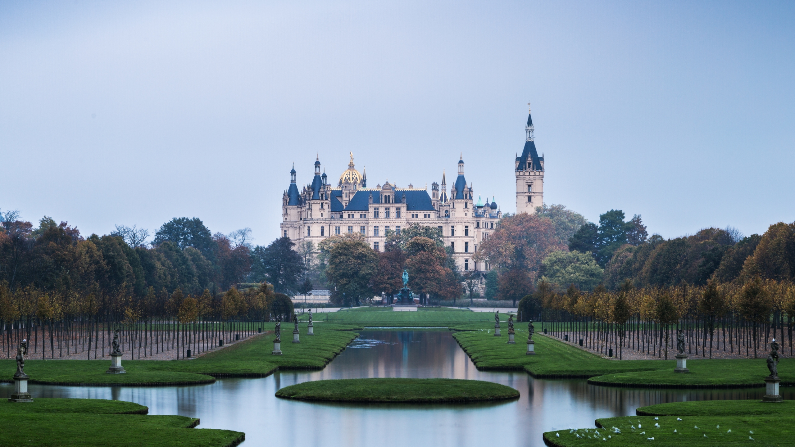 Man Made Schwerin Palace 2560x1440