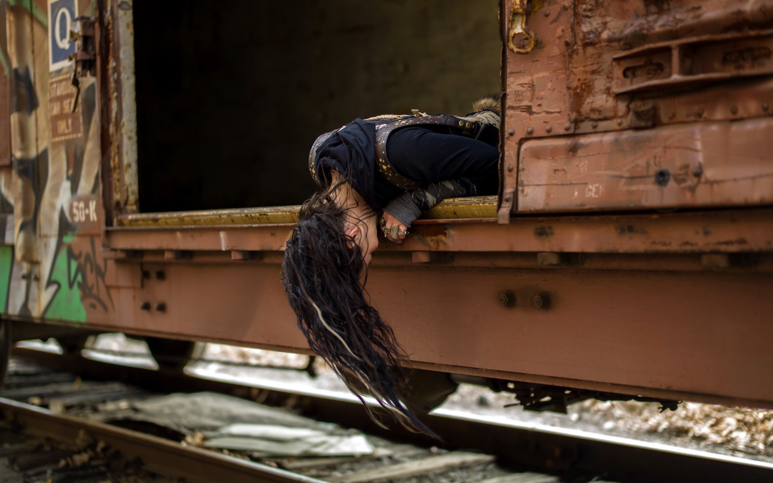 Train Women Brunette Homeless Long Hair 2560x1600