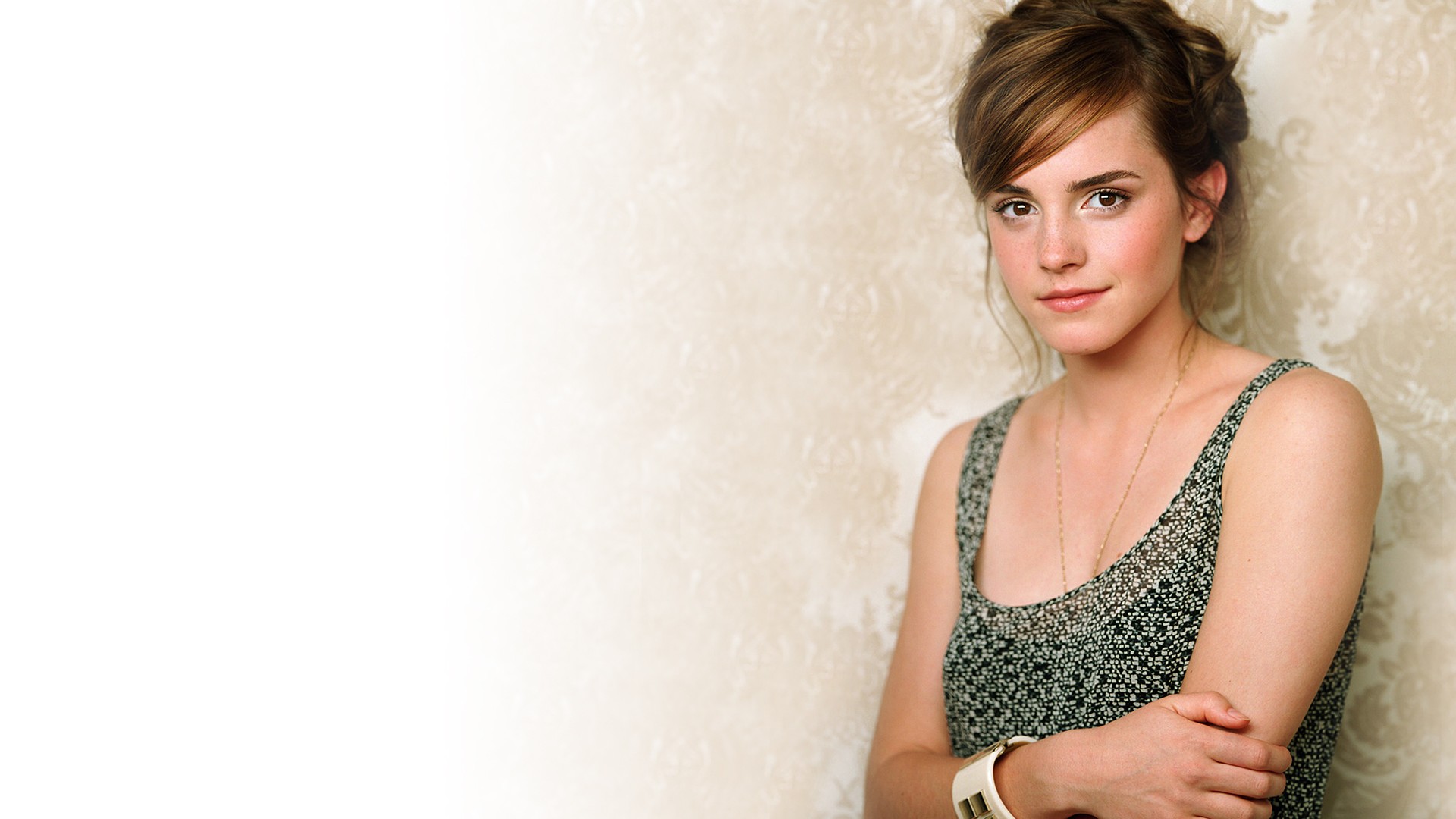 Emma Watson Actress Brunette Women Smiling Arms Crossed Portrait Looking At Viewer Freckles Gray Dre 1920x1080