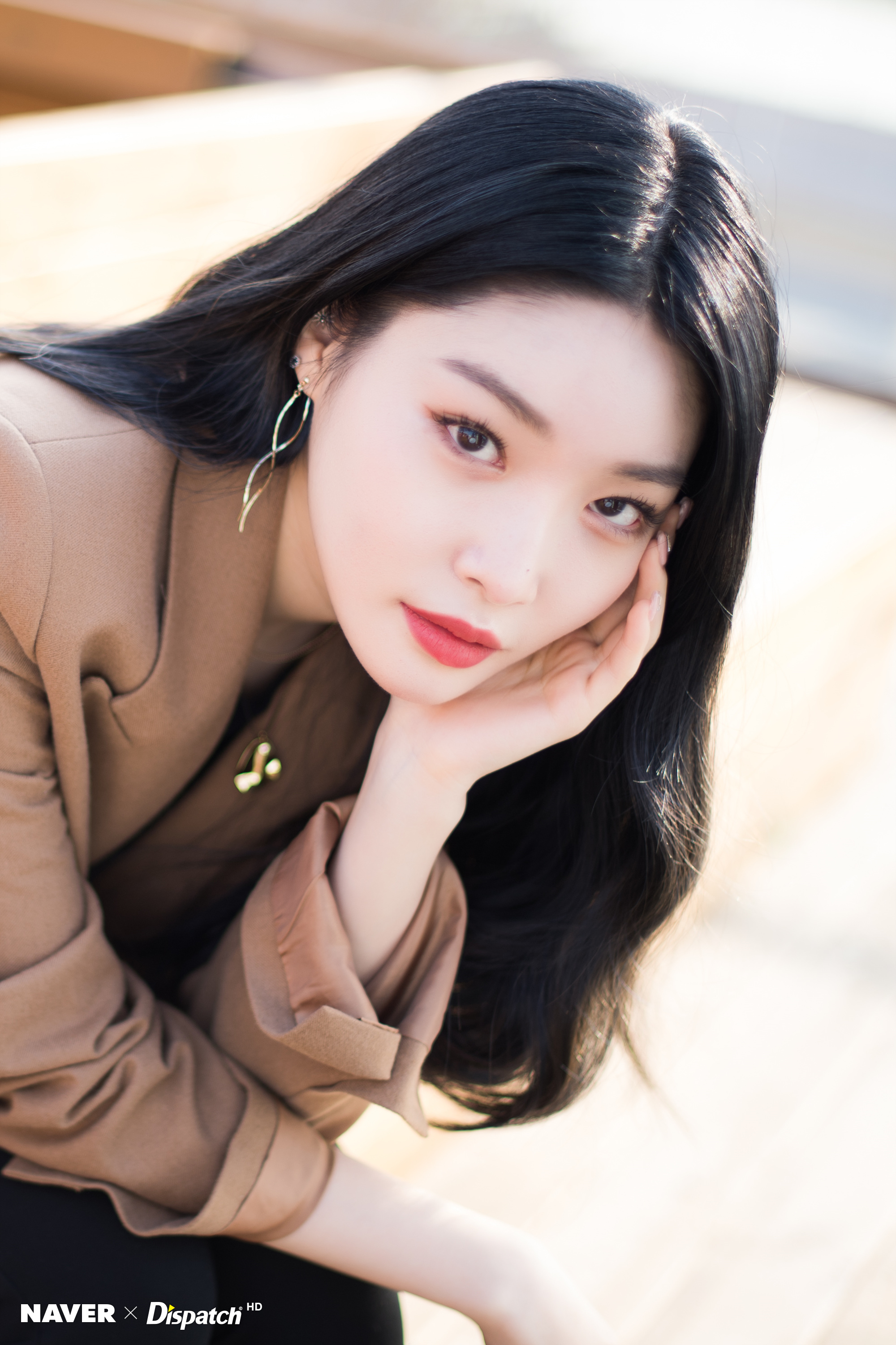 Chungha Asian K Pop Women Korean Black Hair Long Hair Looking At Viewer Portrait Hand On Face 2000x3001