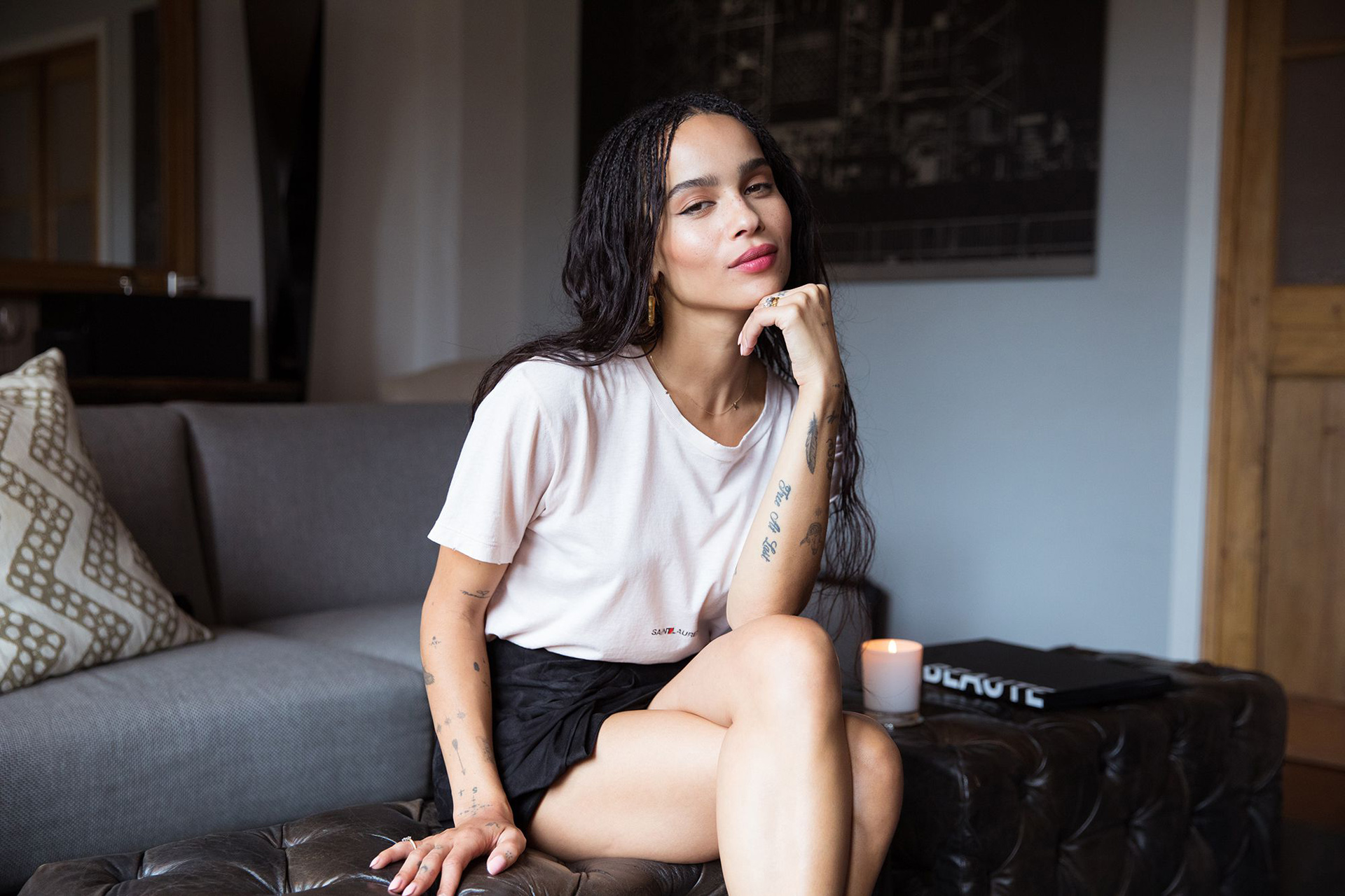 Zoe Kravitz Women Actress Model Lipstick Legs Crossed Indoors Sitting Celebrity Brunette Braided Hai 1920x1280