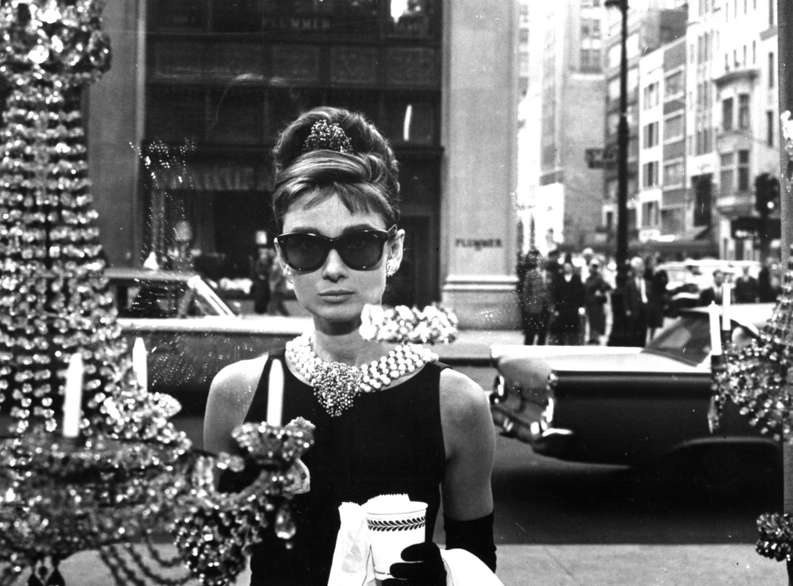 Audrey Hepburn 1600x1183