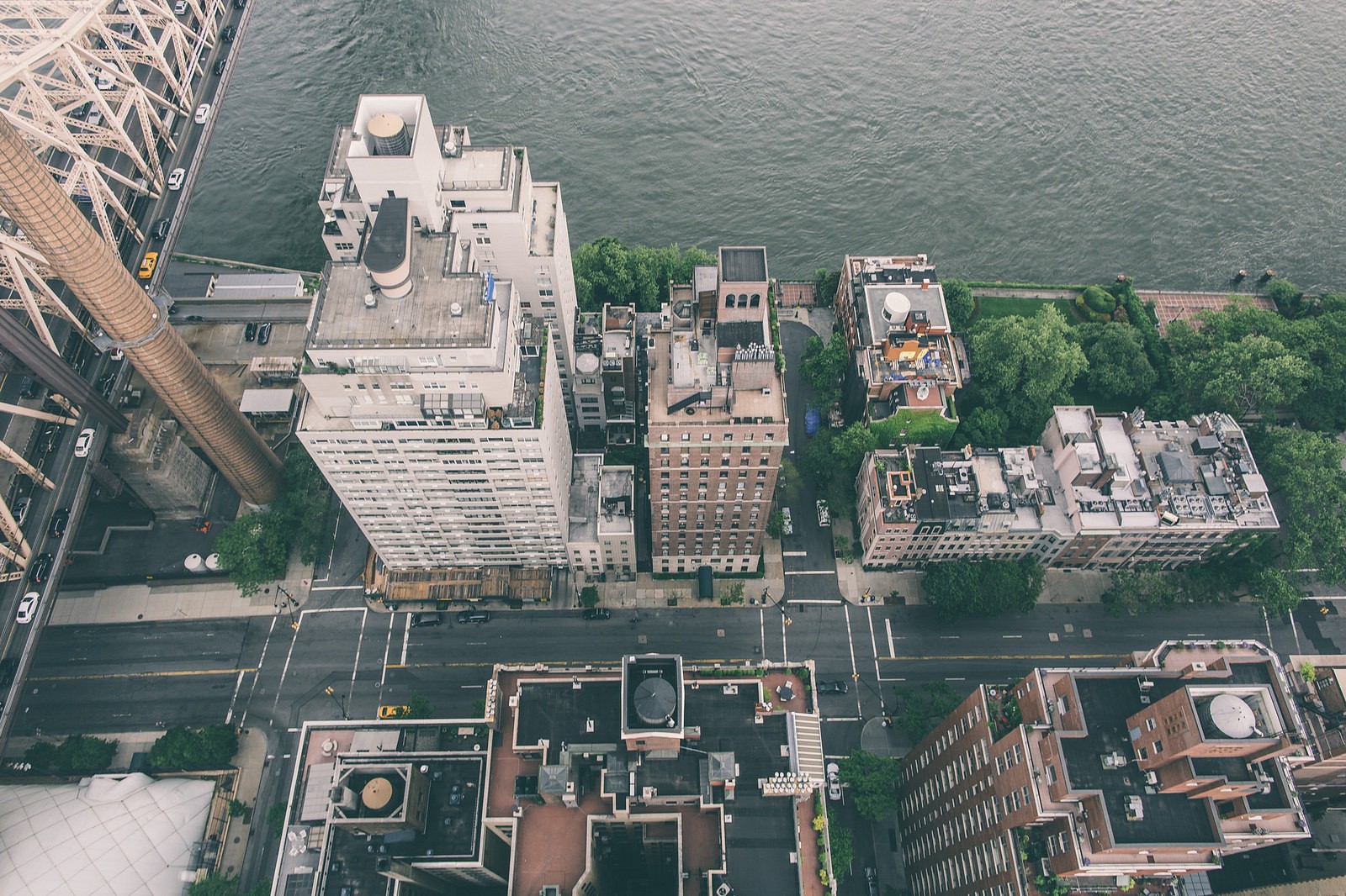 New York City Street Aerial View Rooftops Water Tank 1600x1066