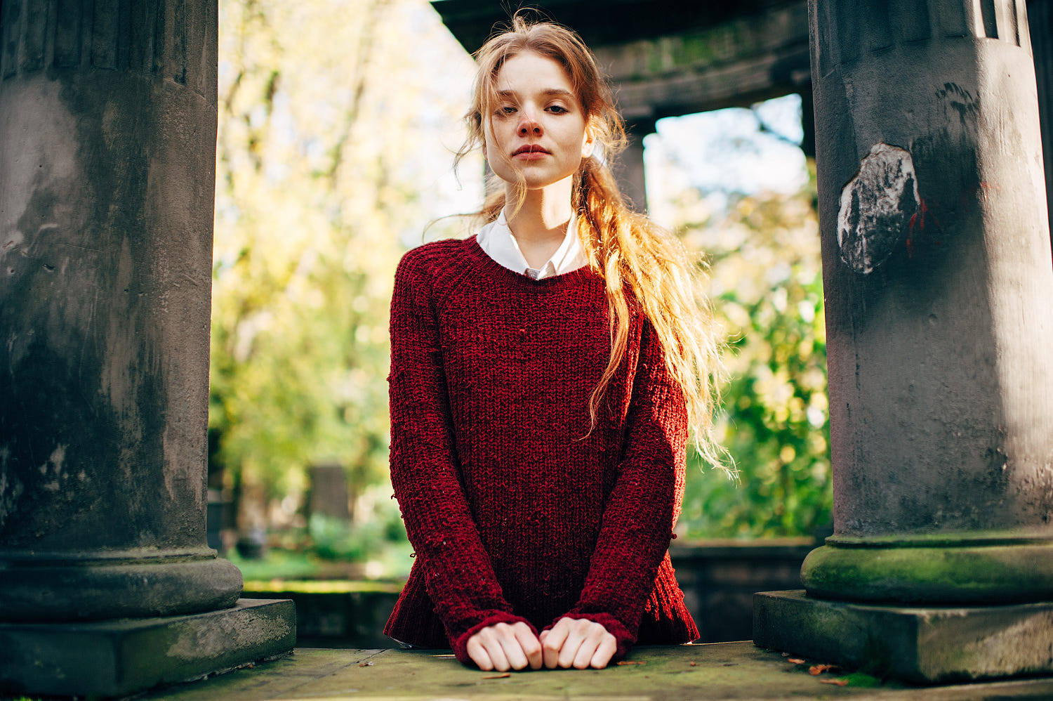 Marat Safin Women Blonde Long Hair Sweater Women Outdoors Red Sweater Ponytail Portrait 1500x998