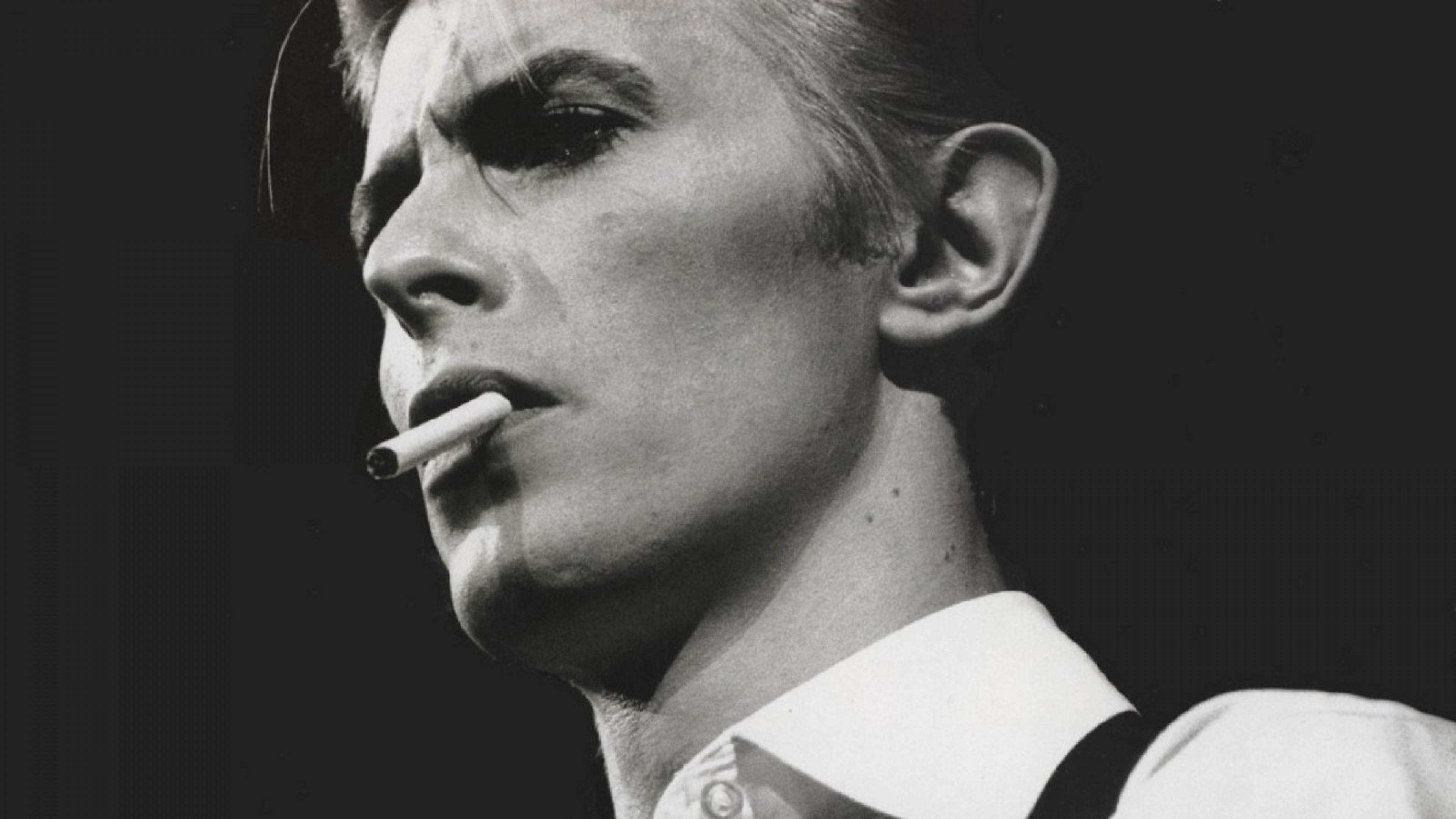 David Bowie Musician Smoking 3840x2160