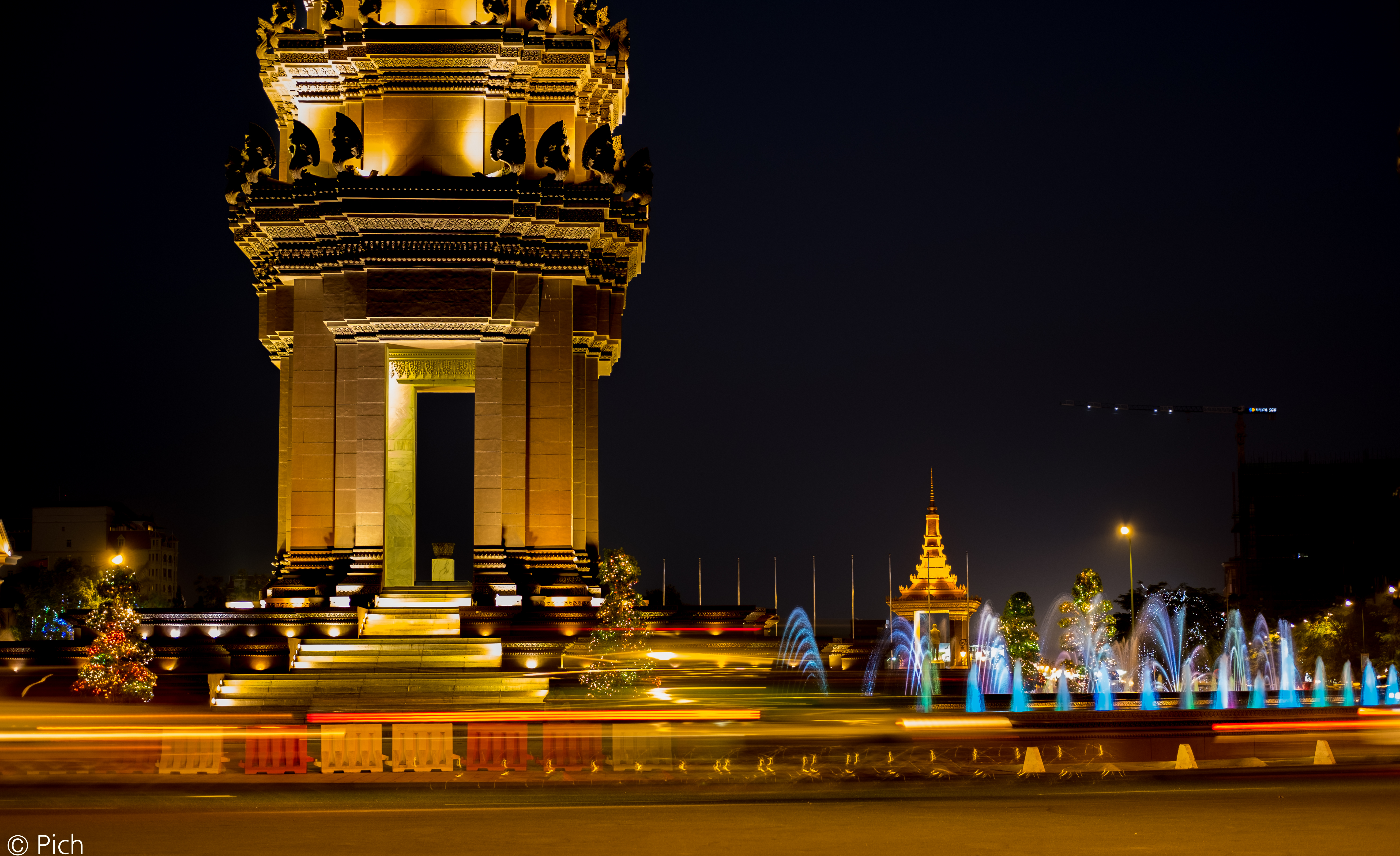 Fujifilm X Pro2 Cambodia Gold 5972x3652