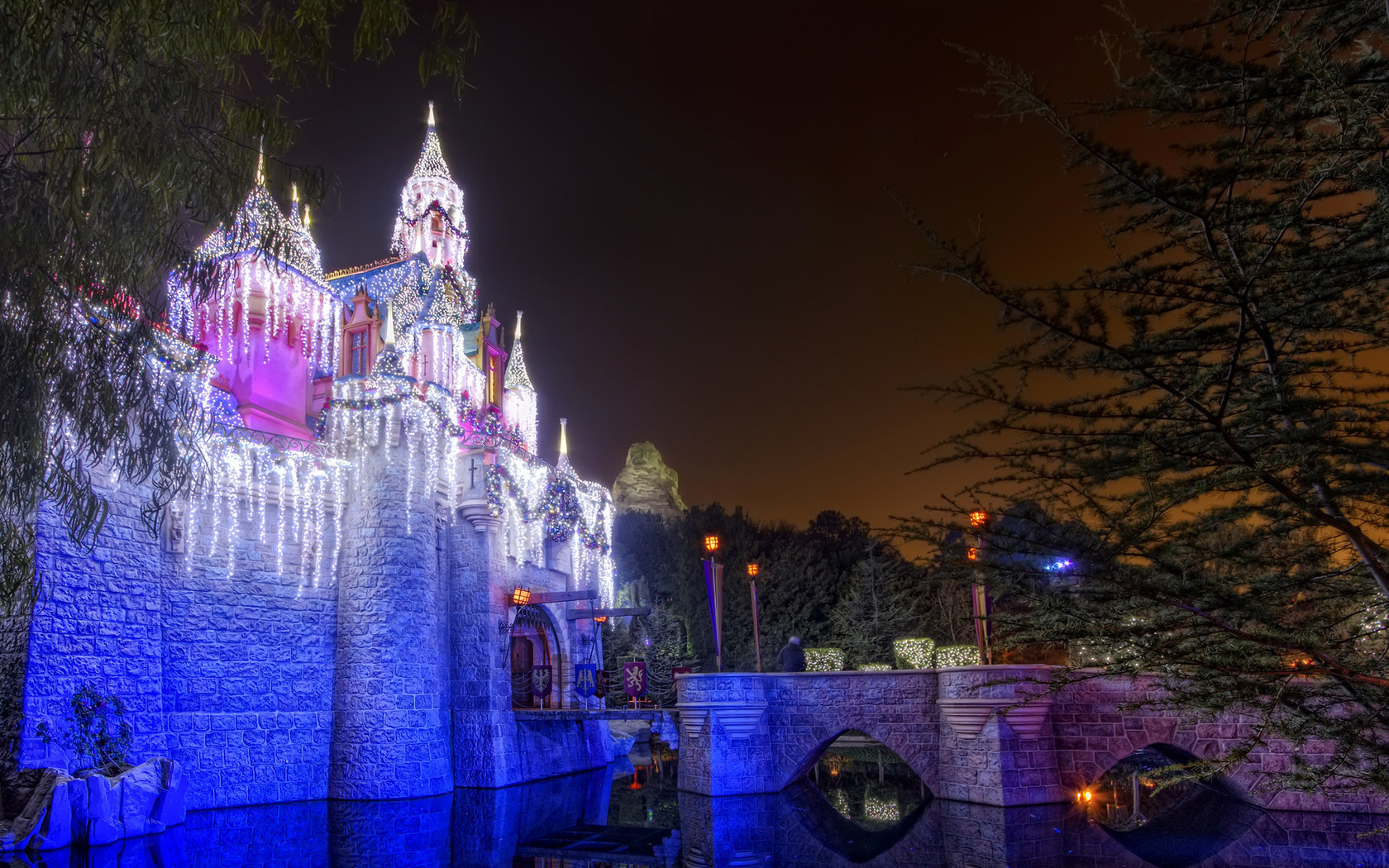 Christmas Christmas Lights Disneyland 1680x1050