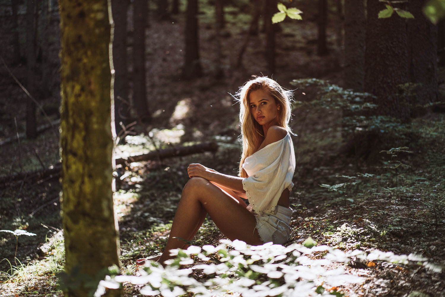 Nature Forest Women Outdoors Paul Toma Sitting Women Model 1500x1001