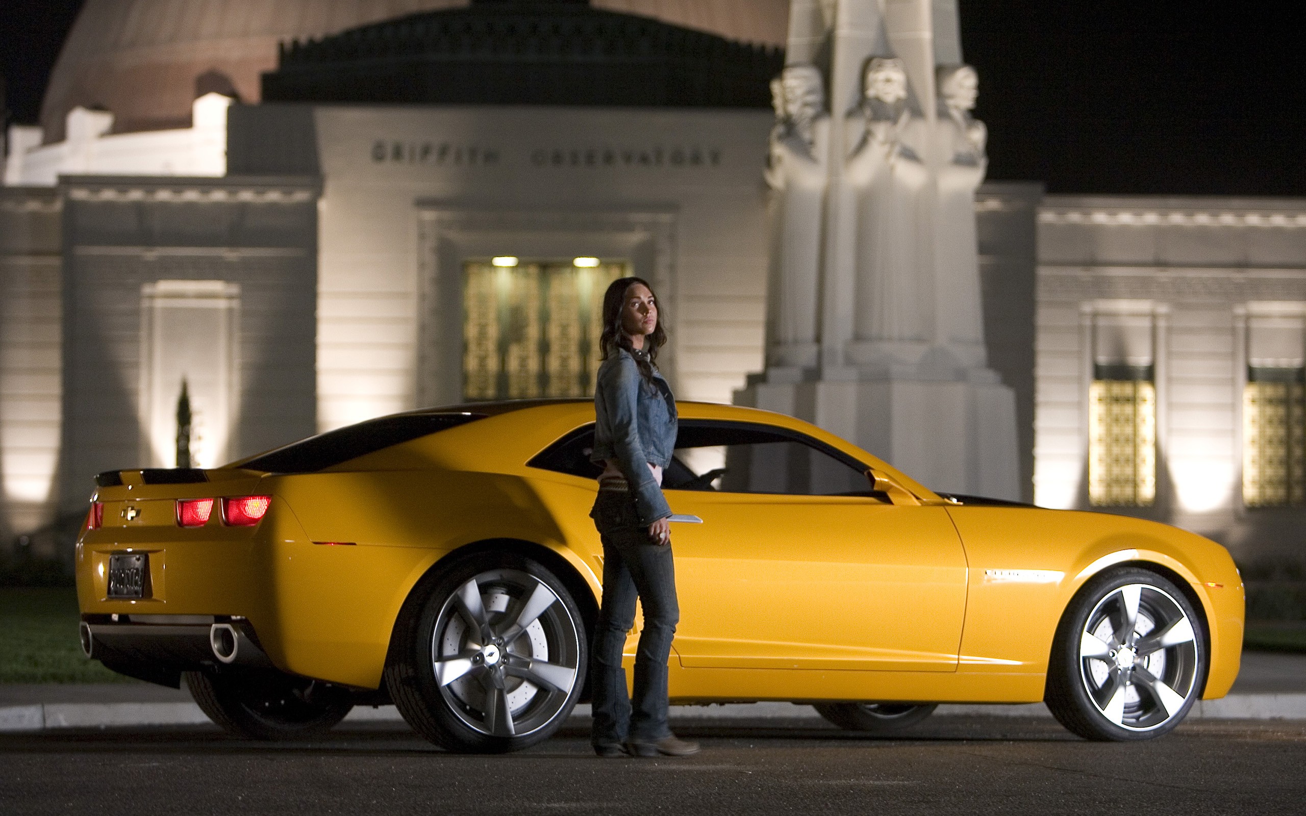 Women With Cars Megan Fox Chevrolet Camaro Bumblebee Chevrolet Camaro Movies Transformers 2560x1600