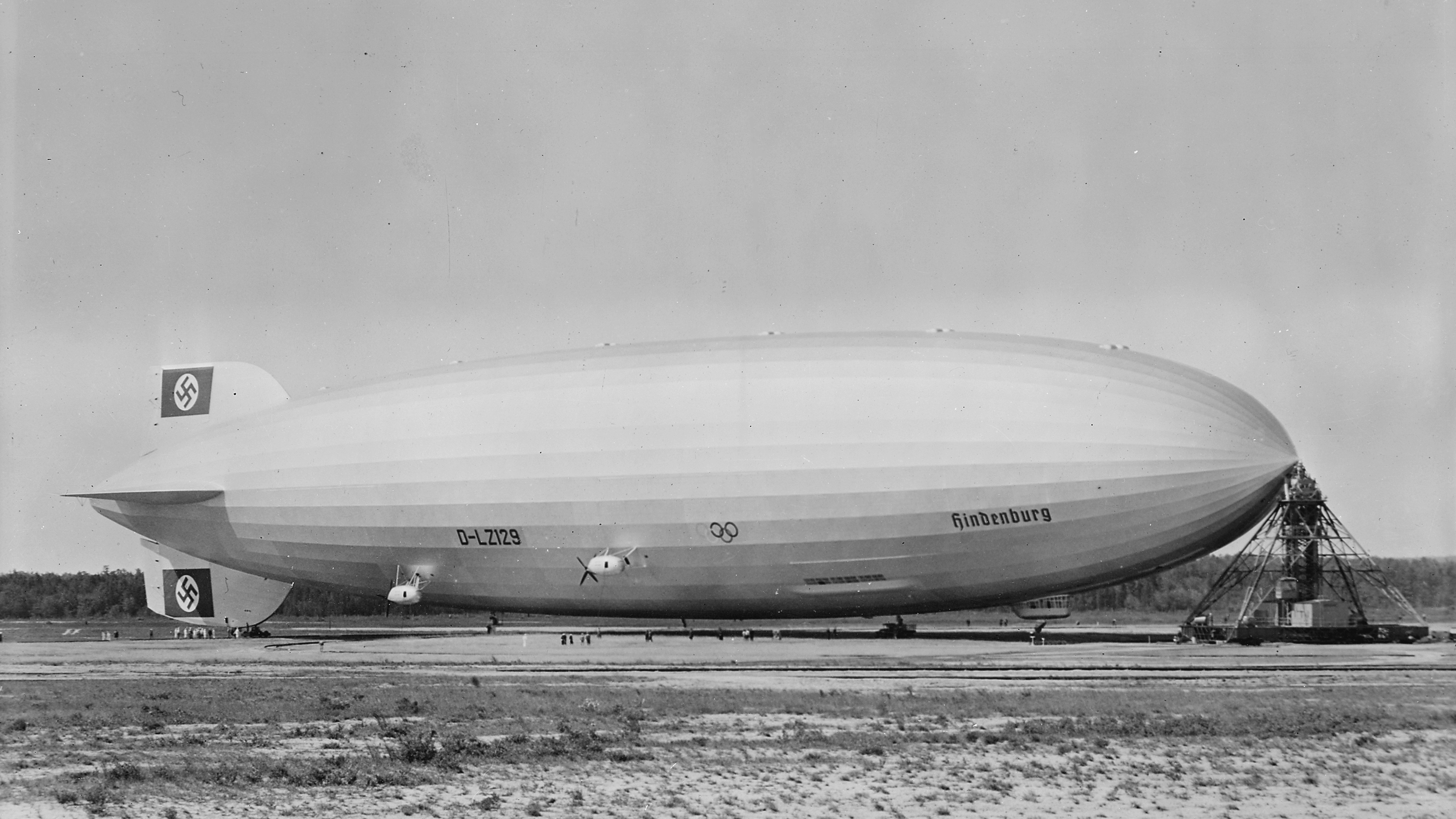 Vehicles Zeppelin 2950x1660