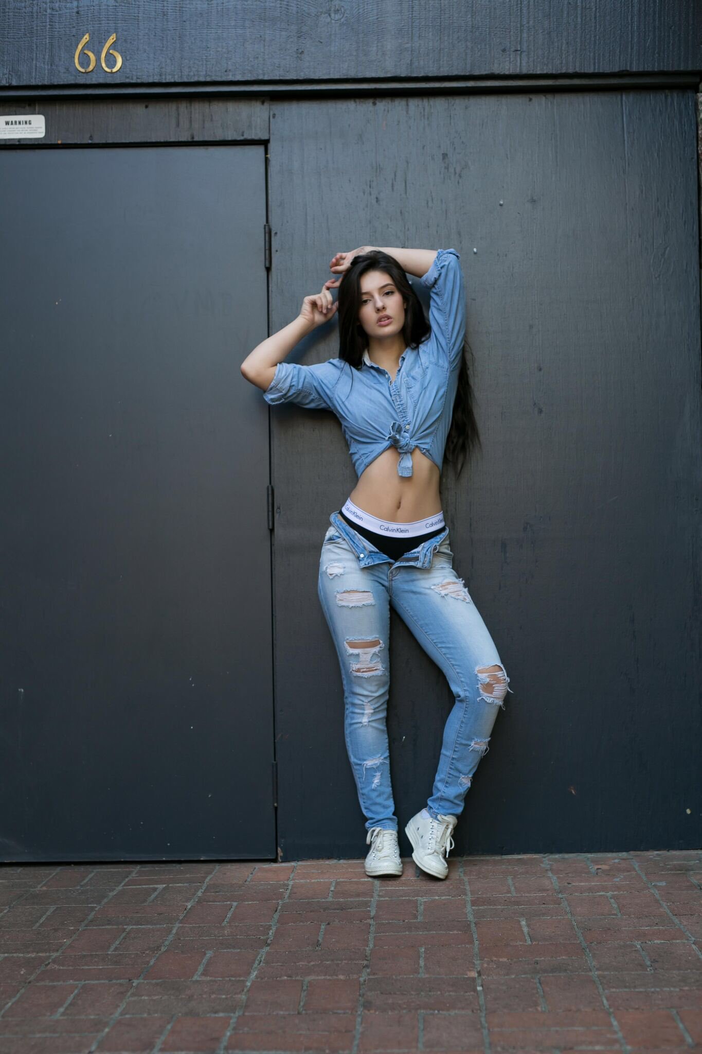 Natalie Gibson Model Women Torn Jeans Calvin Klein 1365x2048