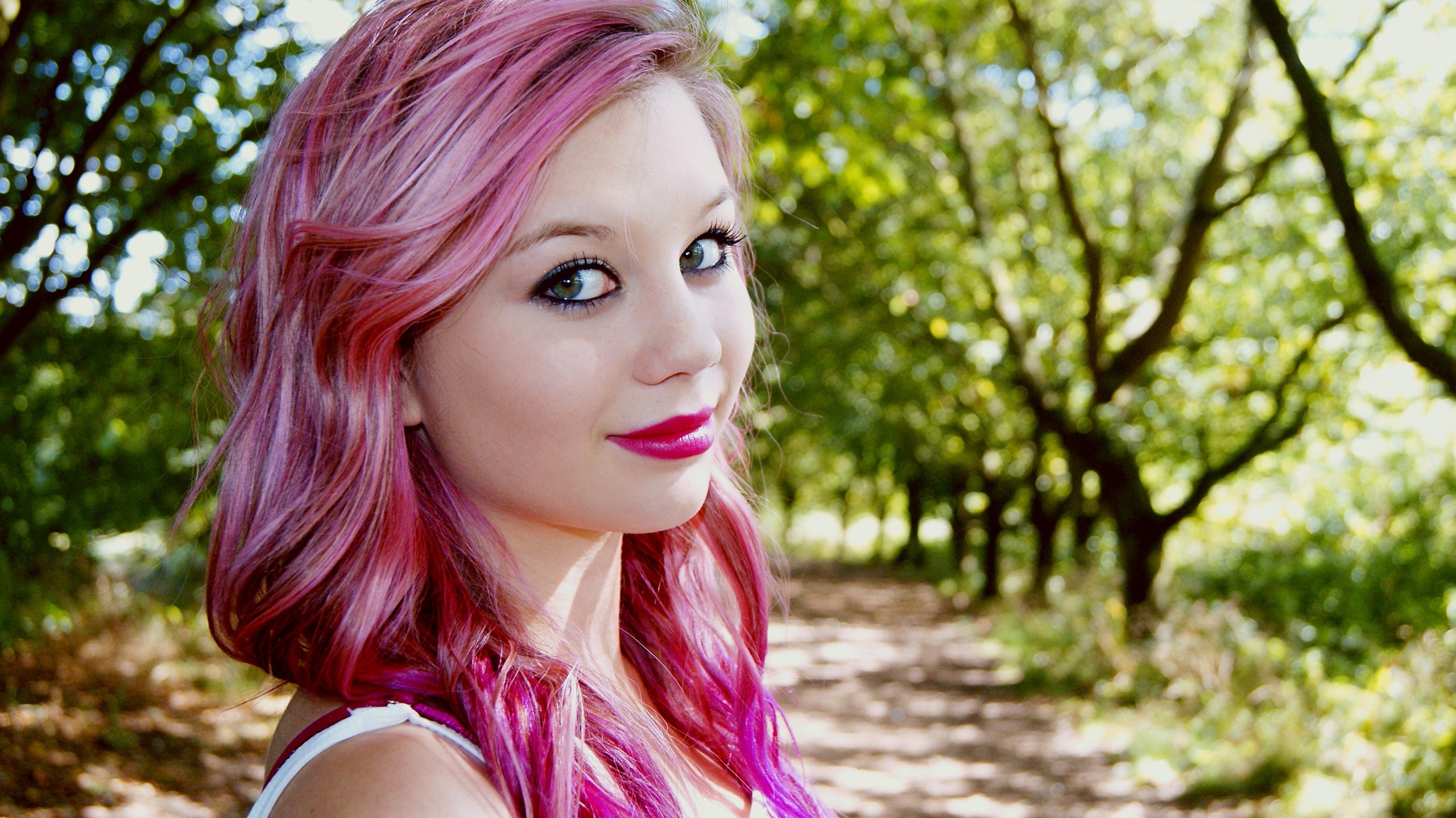 Women Pink Hair Dyed Hair 2560x1439