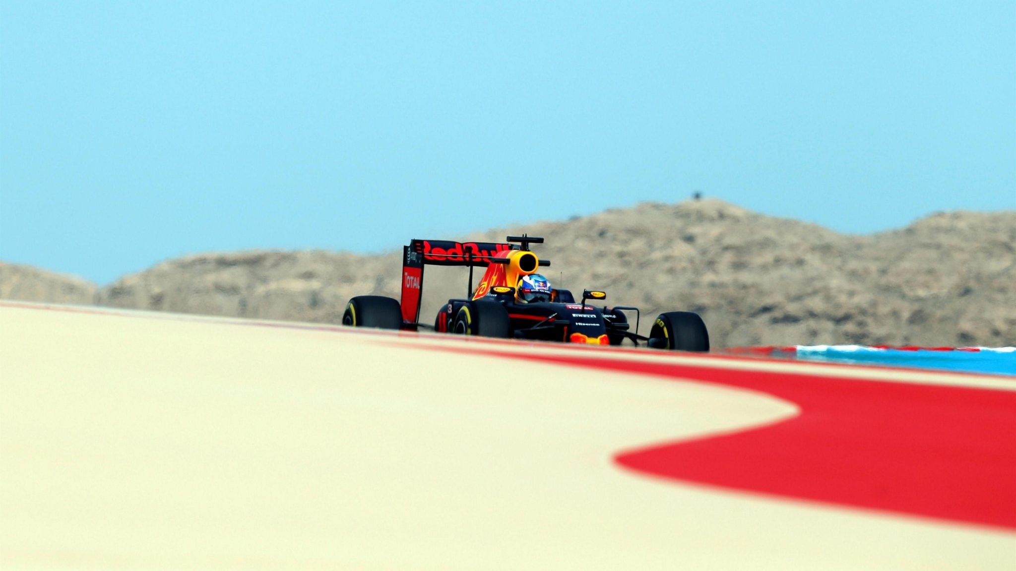 Formula 1 Red Bull Racing Racing Race Cars Vehicle Car Worms Eye View 2048x1151