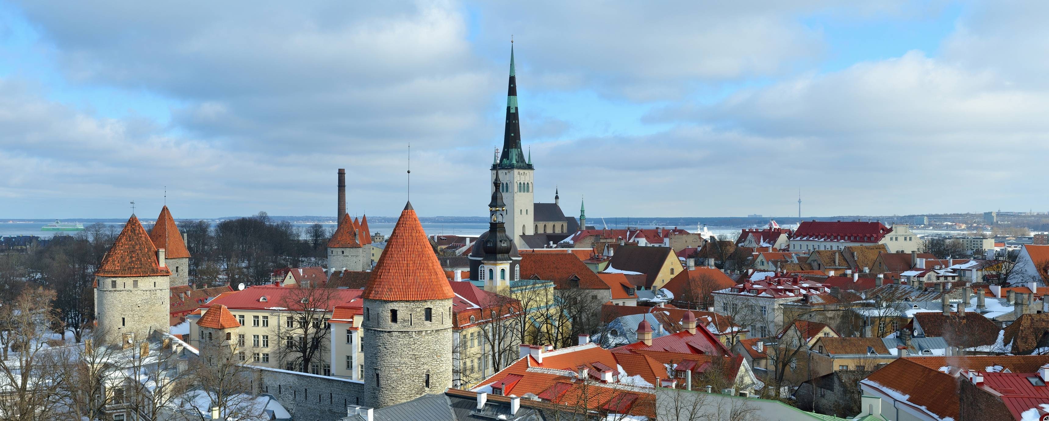 City Old Building Tallin Estonia Winter Cityscape 3440x1383