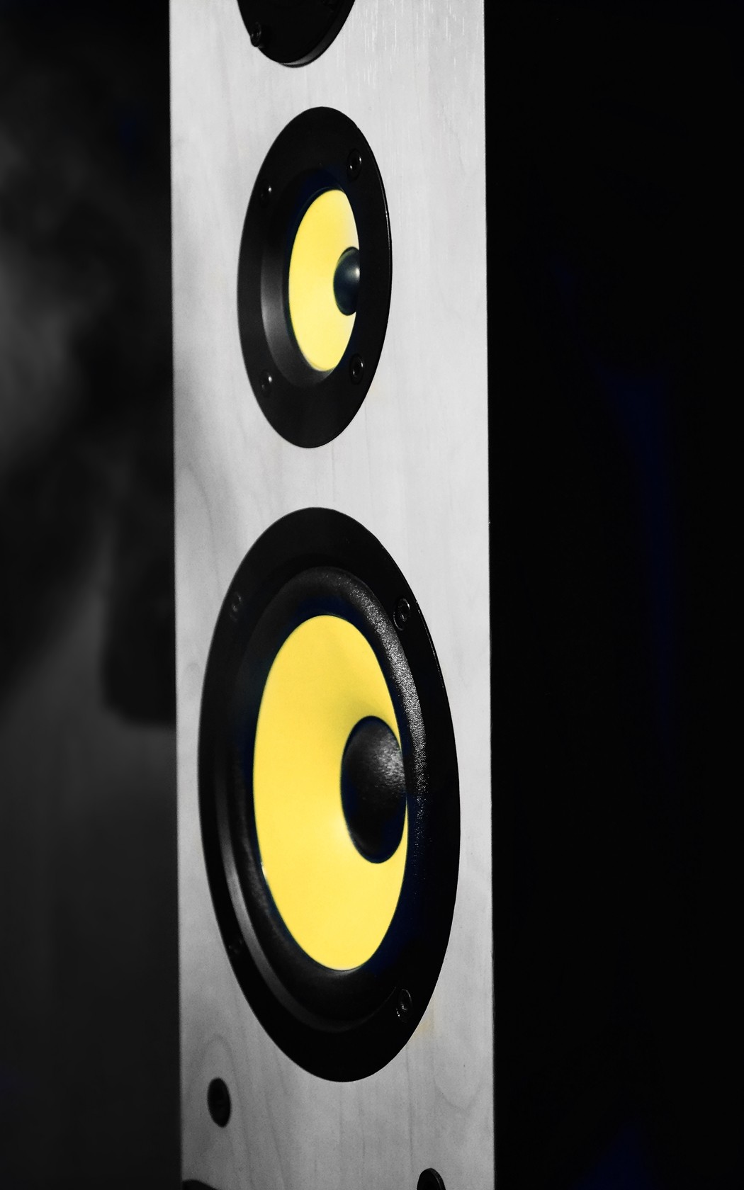 Speaker Music Yellow 1050x1680