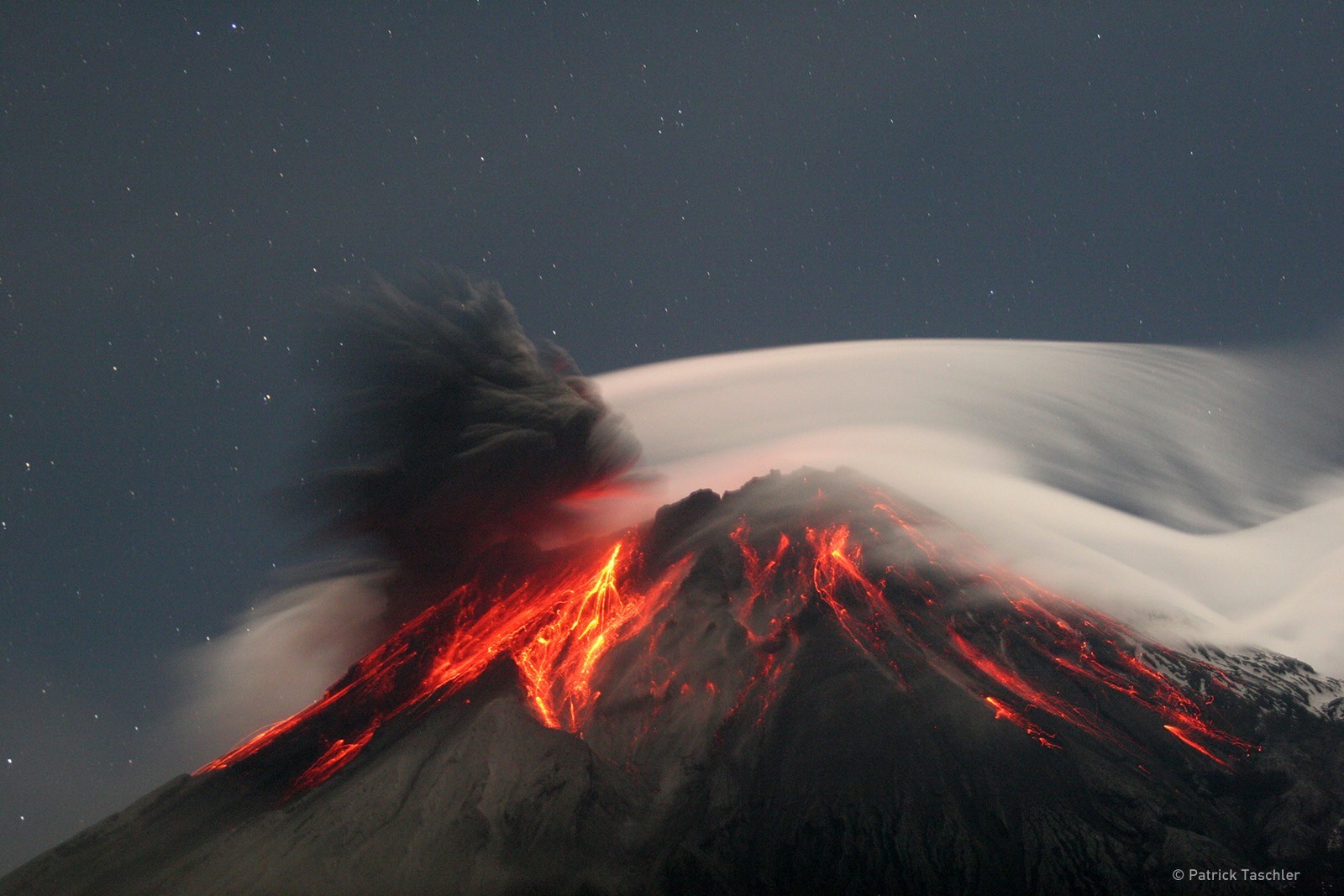 Nature Landscape Clouds Trees Volcano Eruption Lava Smoke Volcanic Eruption Ecuador Night Stars Long 1600x1067