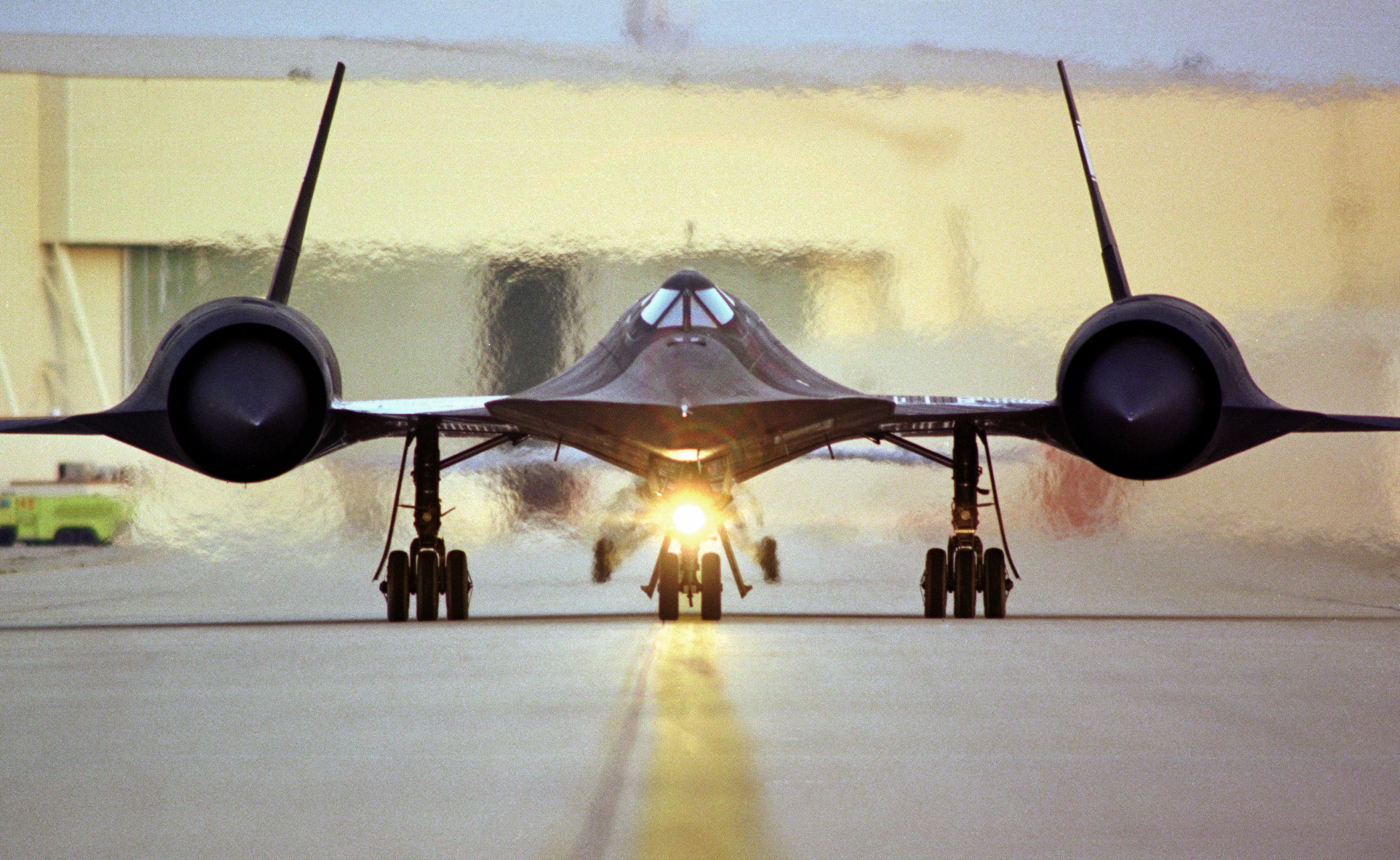 Military Lockheed SR 71 Blackbird 3000x1844