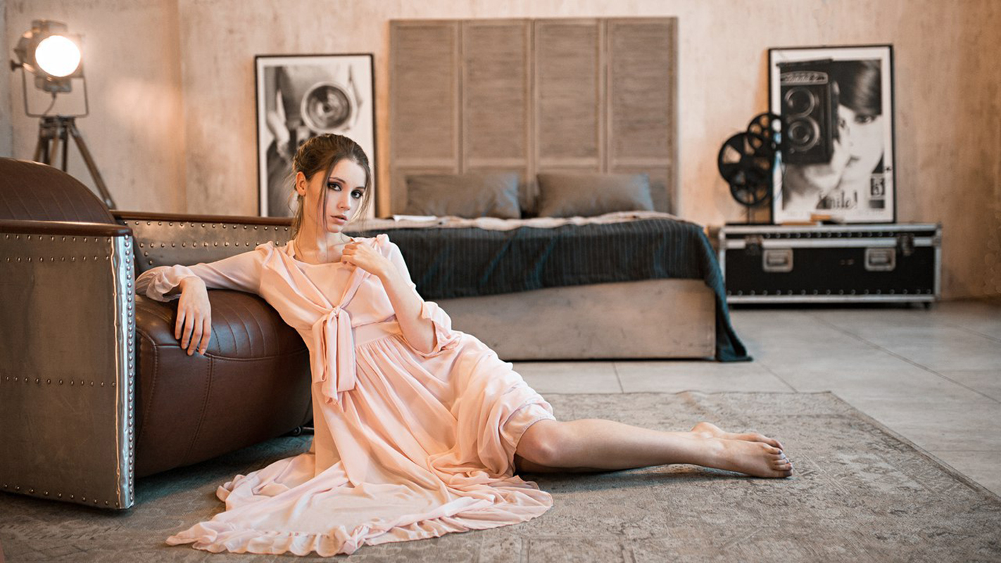 Ksenia Kokoreva Women Brunette Looking At Viewer Dress Pink Clothing Knot Barefoot Armchair Classy C 1422x800
