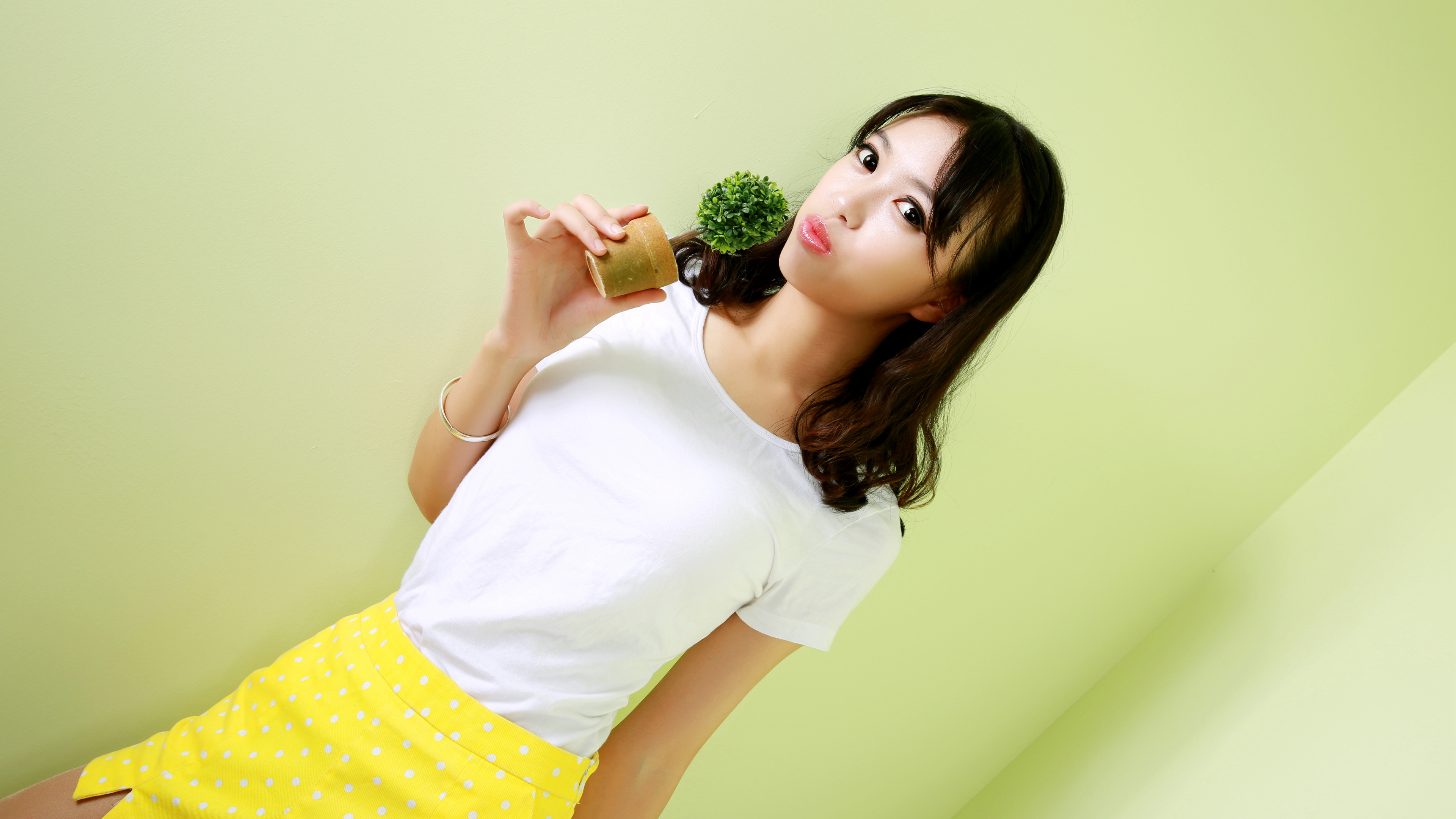 Asian Model Women Bonsai Long Hair T Shirt 3840x2160