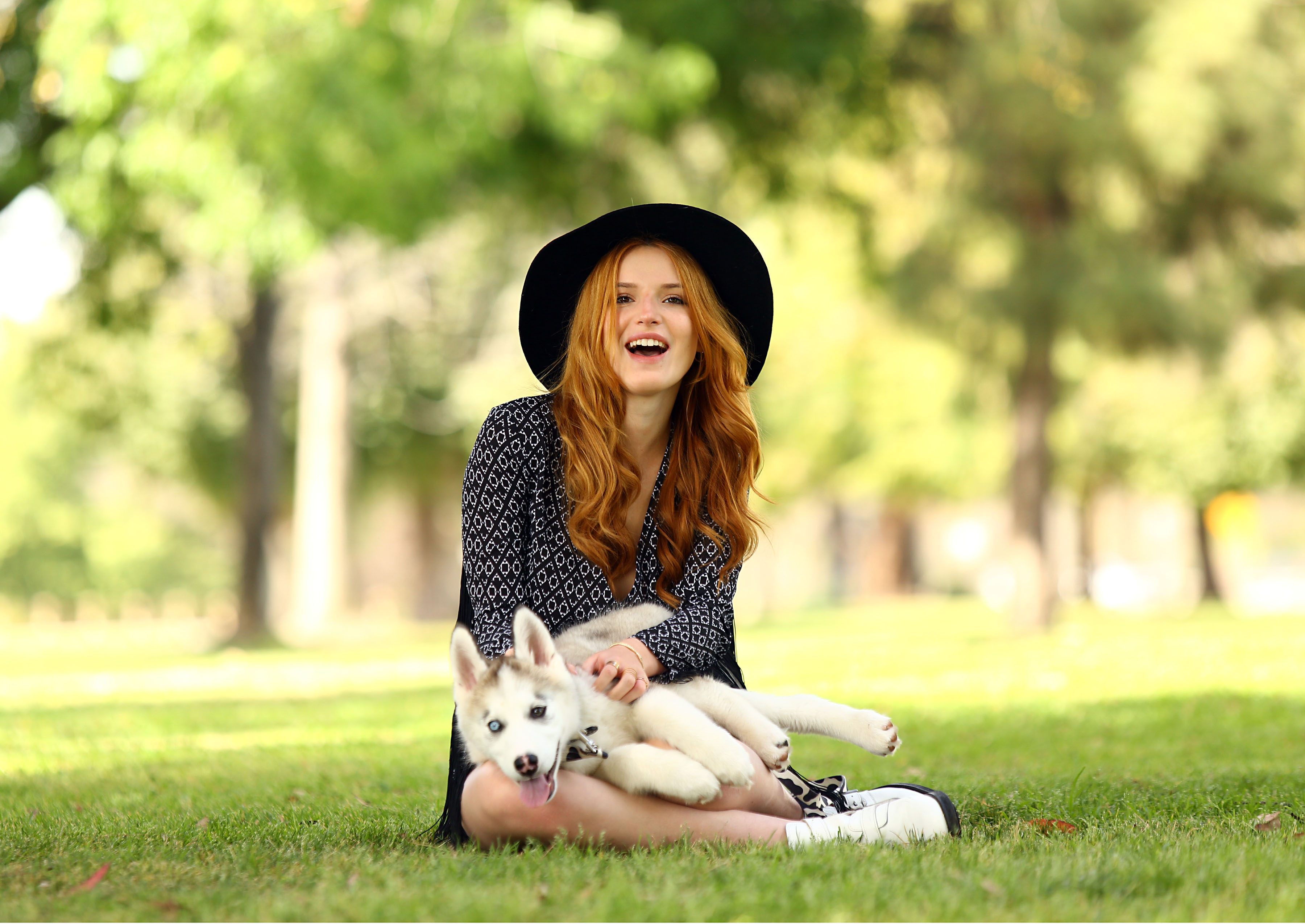 Bella Thorne Actress American Hat Smile Redhead Dog Depth Of Field Puppy Brown Eyes 3600x2550