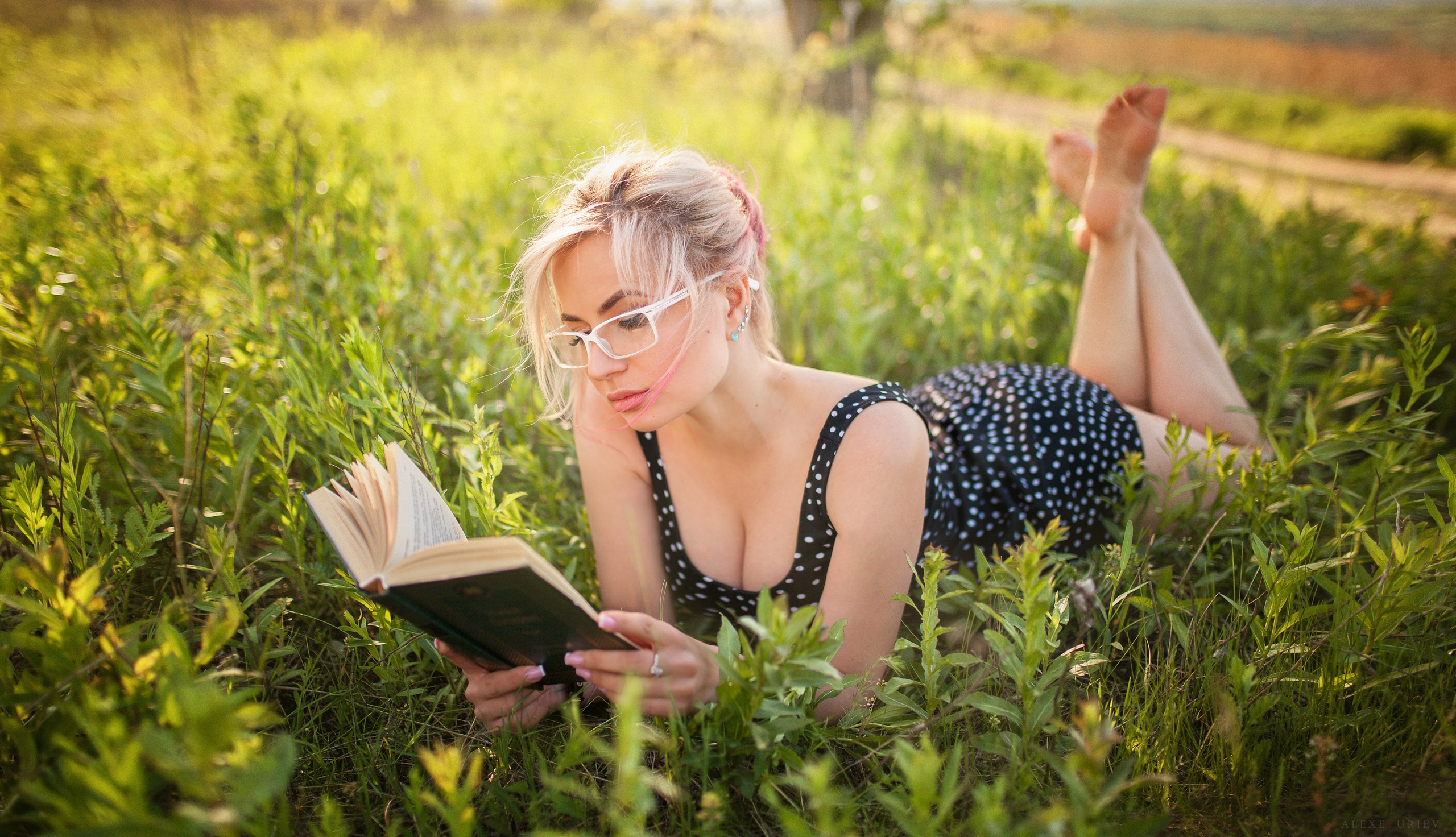 Women Blonde Women With Glasses Dress Barefoot Women Outdoors Books Glasses Natural Light Polka Dots 2560x1472