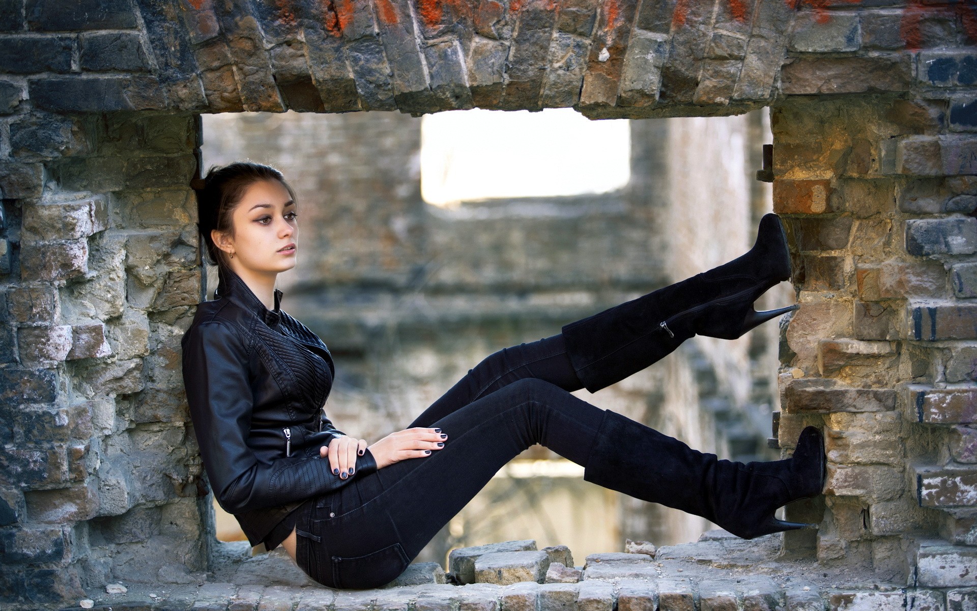 Women Brunette Brown Eyes Leather Jackets Knee High Boots Sitting Side View Looking Into The Distanc 1920x1200