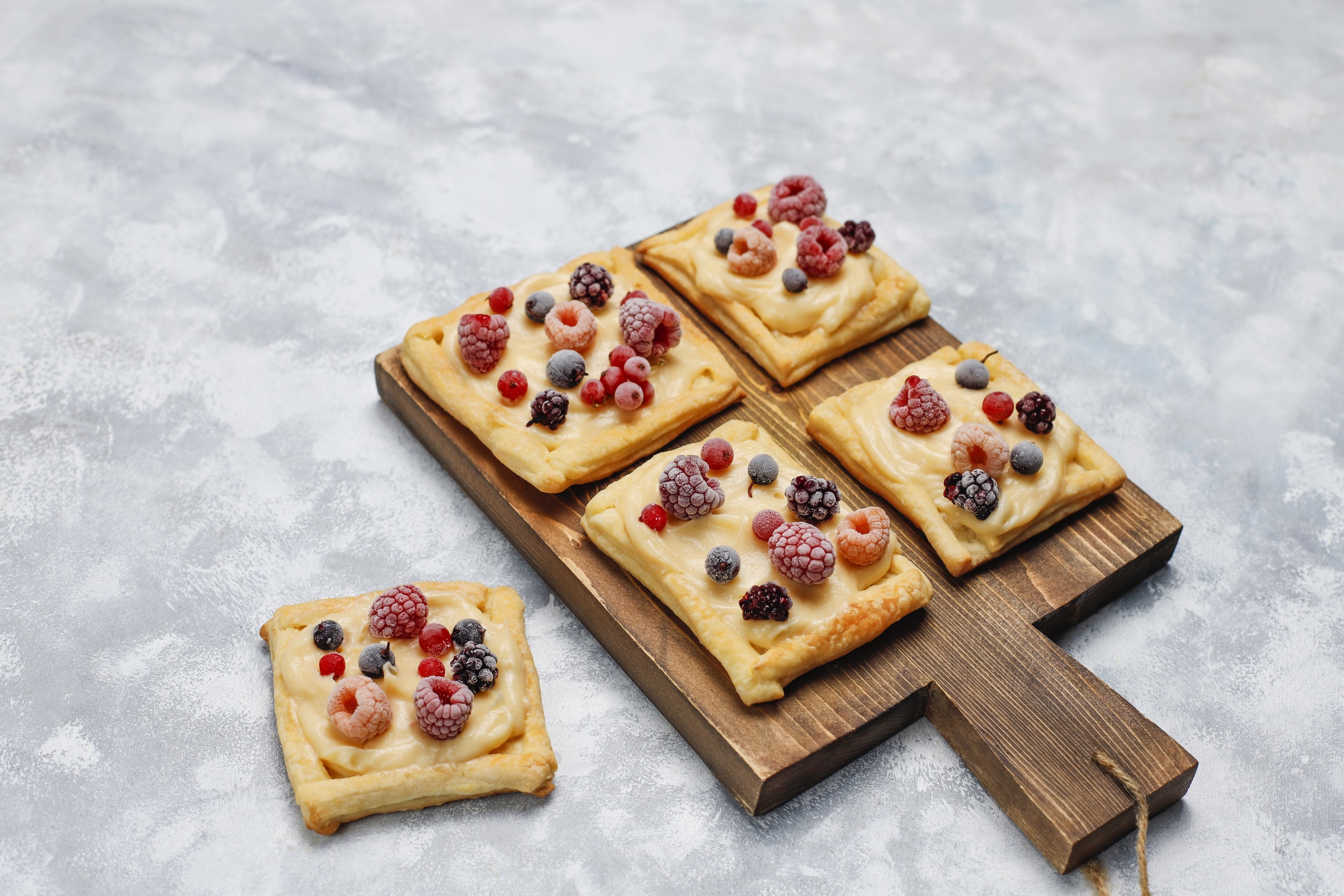 Sweets Food Fruit Pie Cutting Board Berries Raspberries Blueberries Red Currant 2560x1707