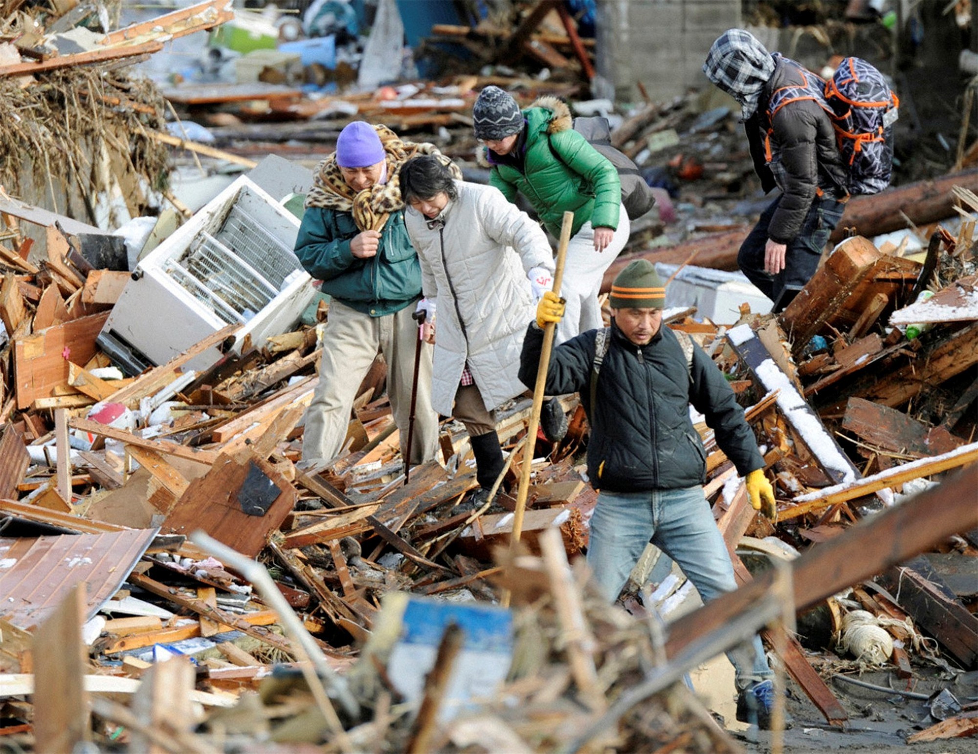 Japan Earthquakes Ruin 2000x1543