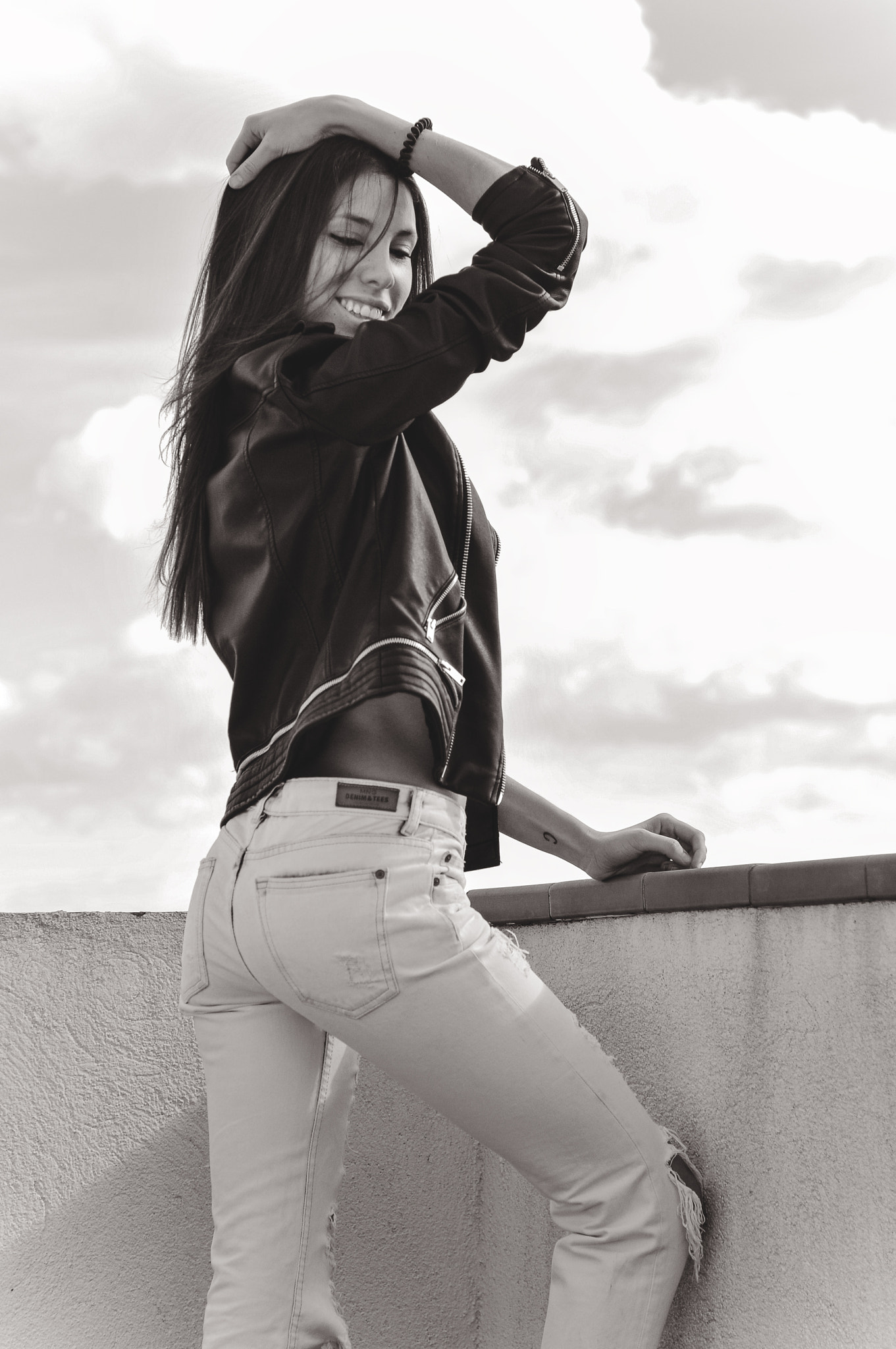 Monochrome Ruben Cid Women Model 500px Smiling Brunette Leather Jackets 1361x2048