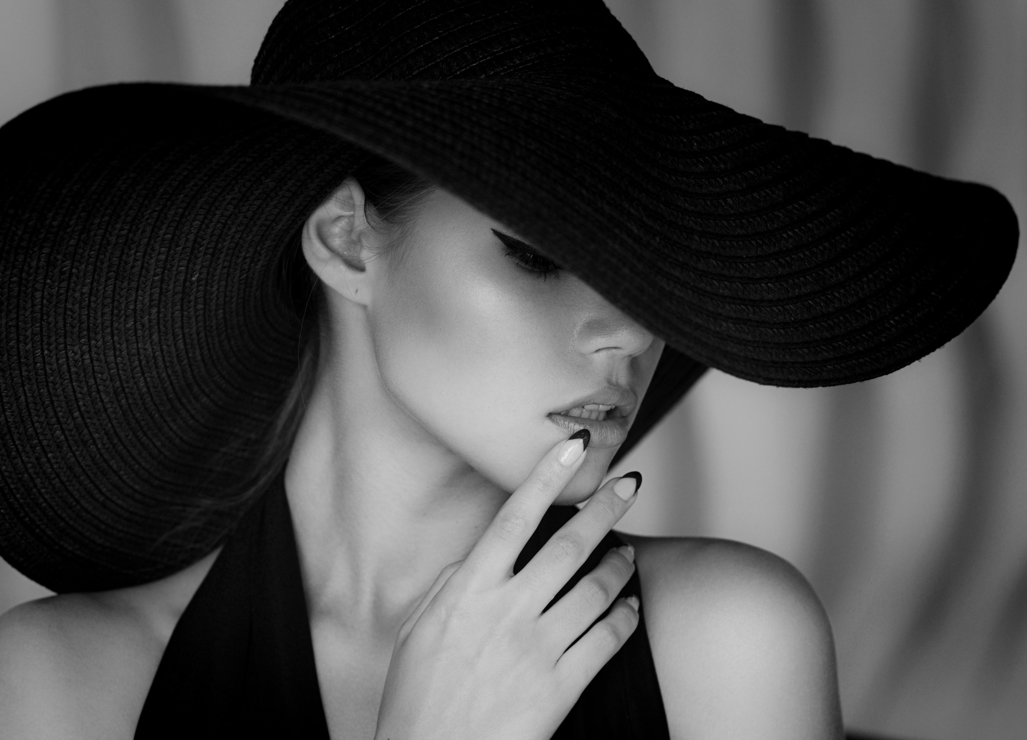 Dmitry Levykin 500px Model Women Fashion Photography Millinery 2048x1476