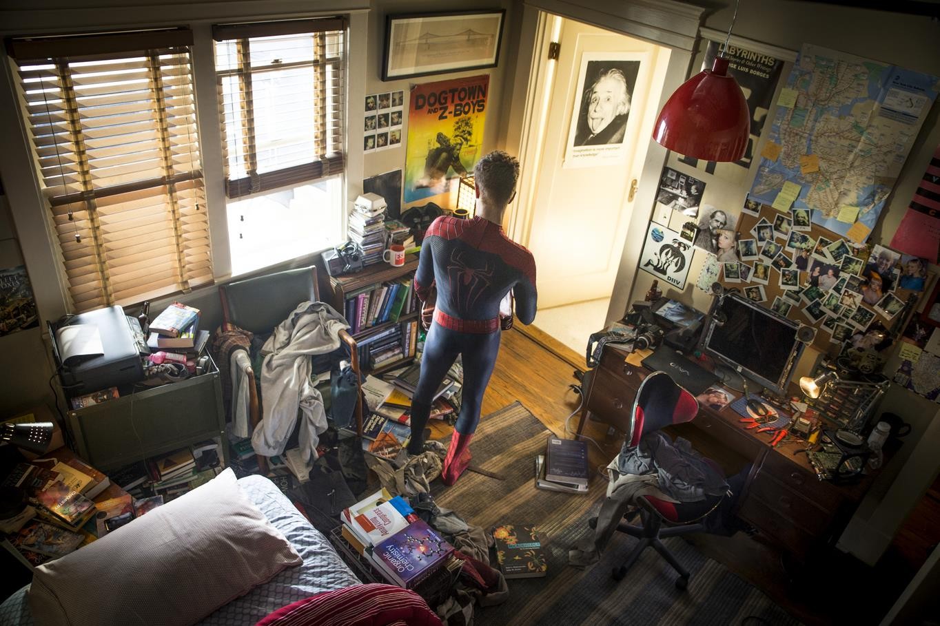 Spider Man Peter Parker Room Clutter 1364x909