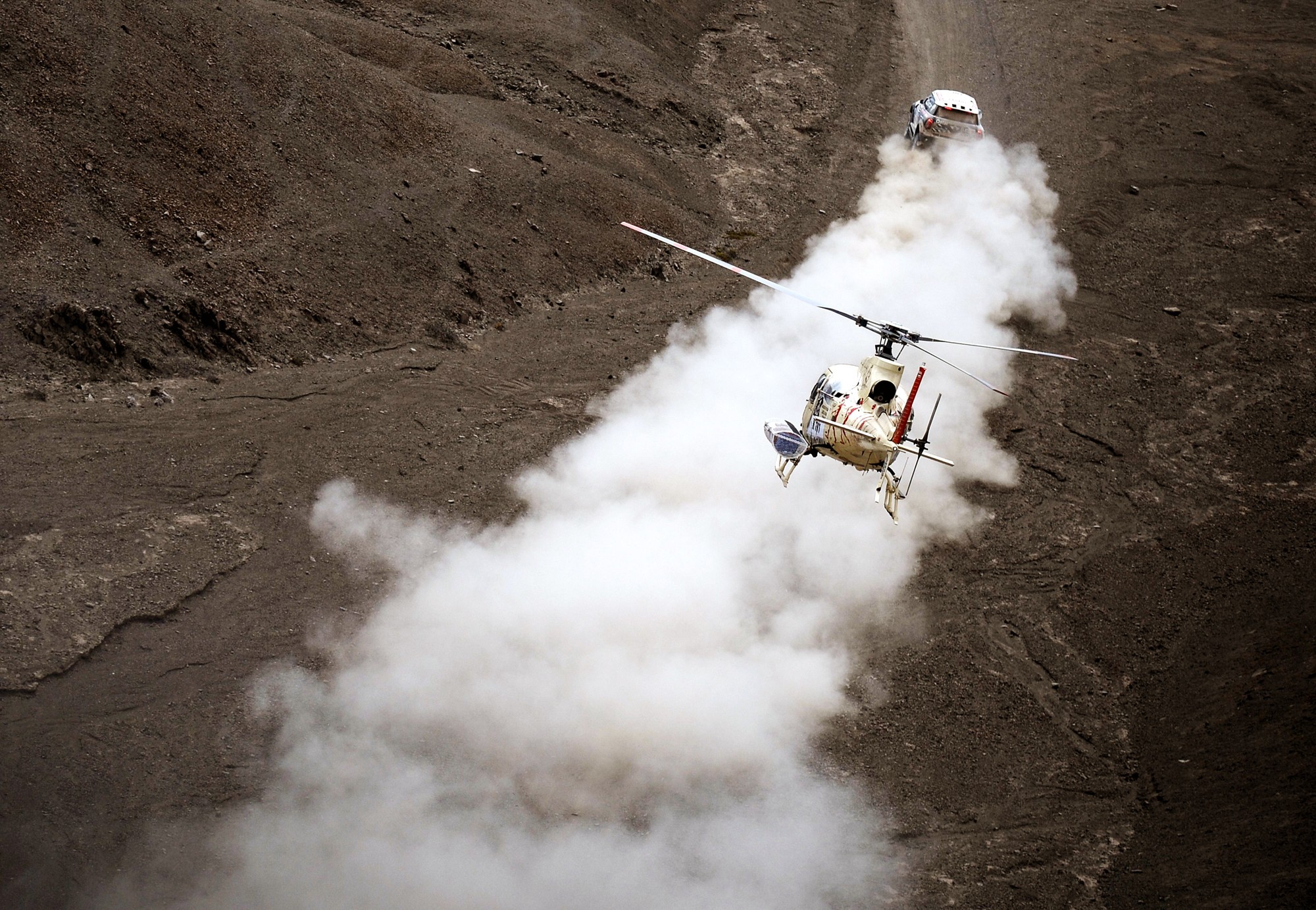 Racing Vehicle Car Dakar Rally Mini Cooper Helicopters 2000x1383