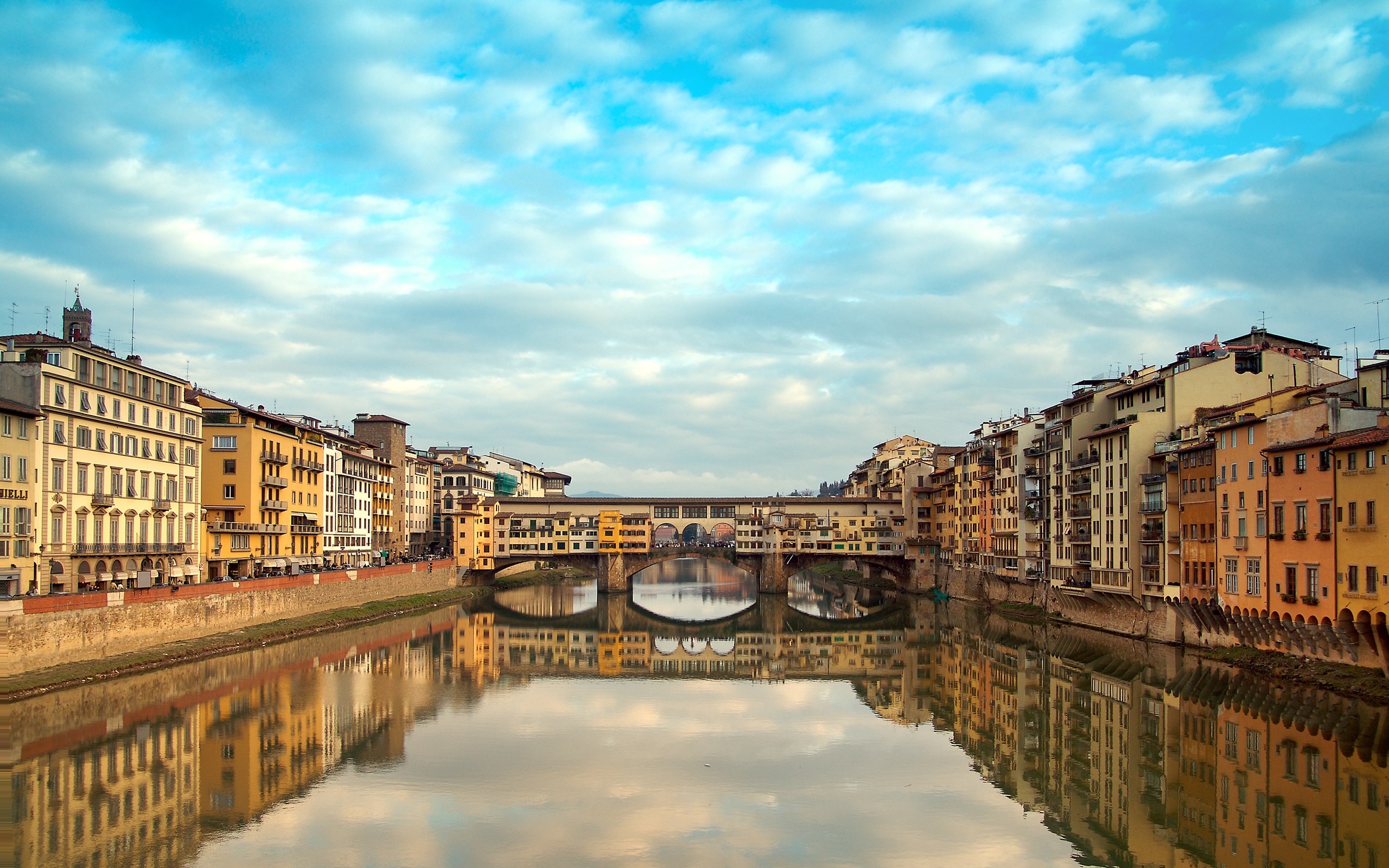 Cityscape Bridge Reflection Florence Italy Ponte Vecchio Arno River 2560x1600