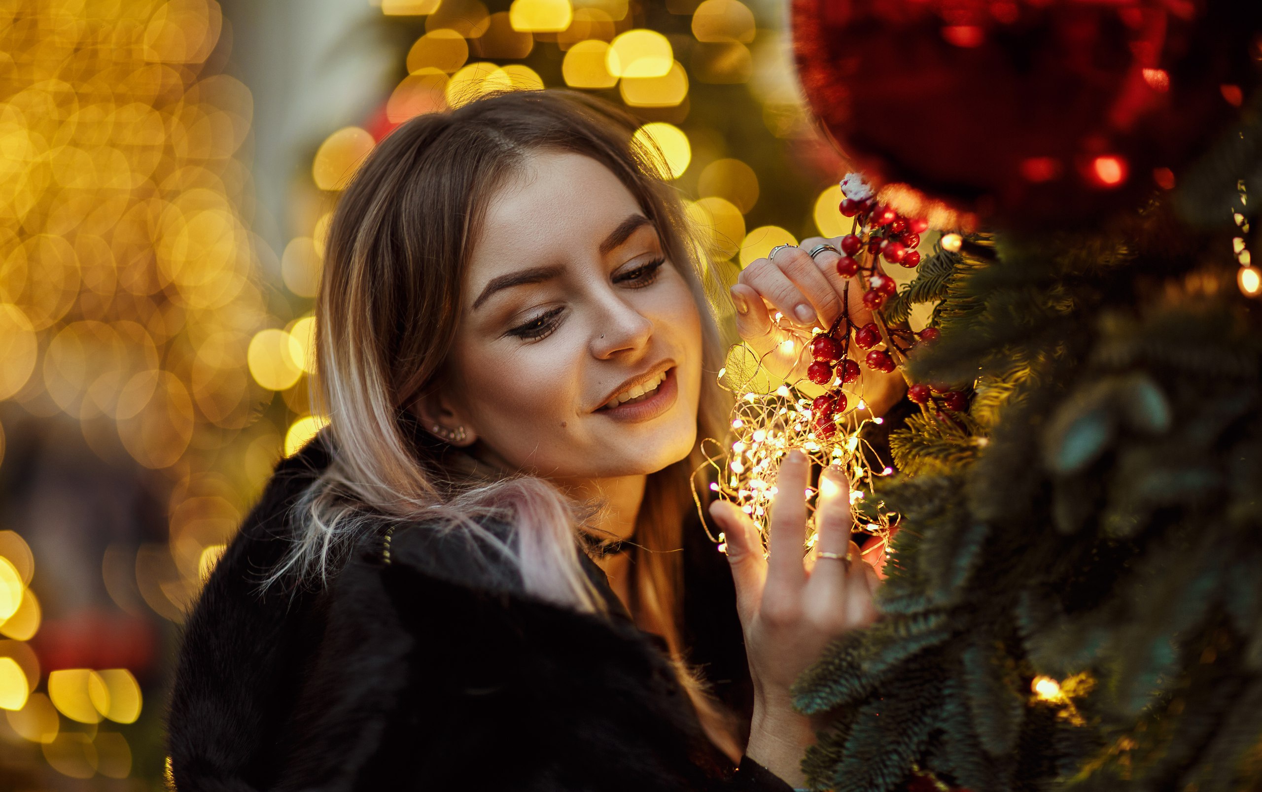 Taisya Turovskaya Hakan Erenler Women Fur Coats Black Coat Open Mouth Blonde Model Christmas Ornamen 2560x1607