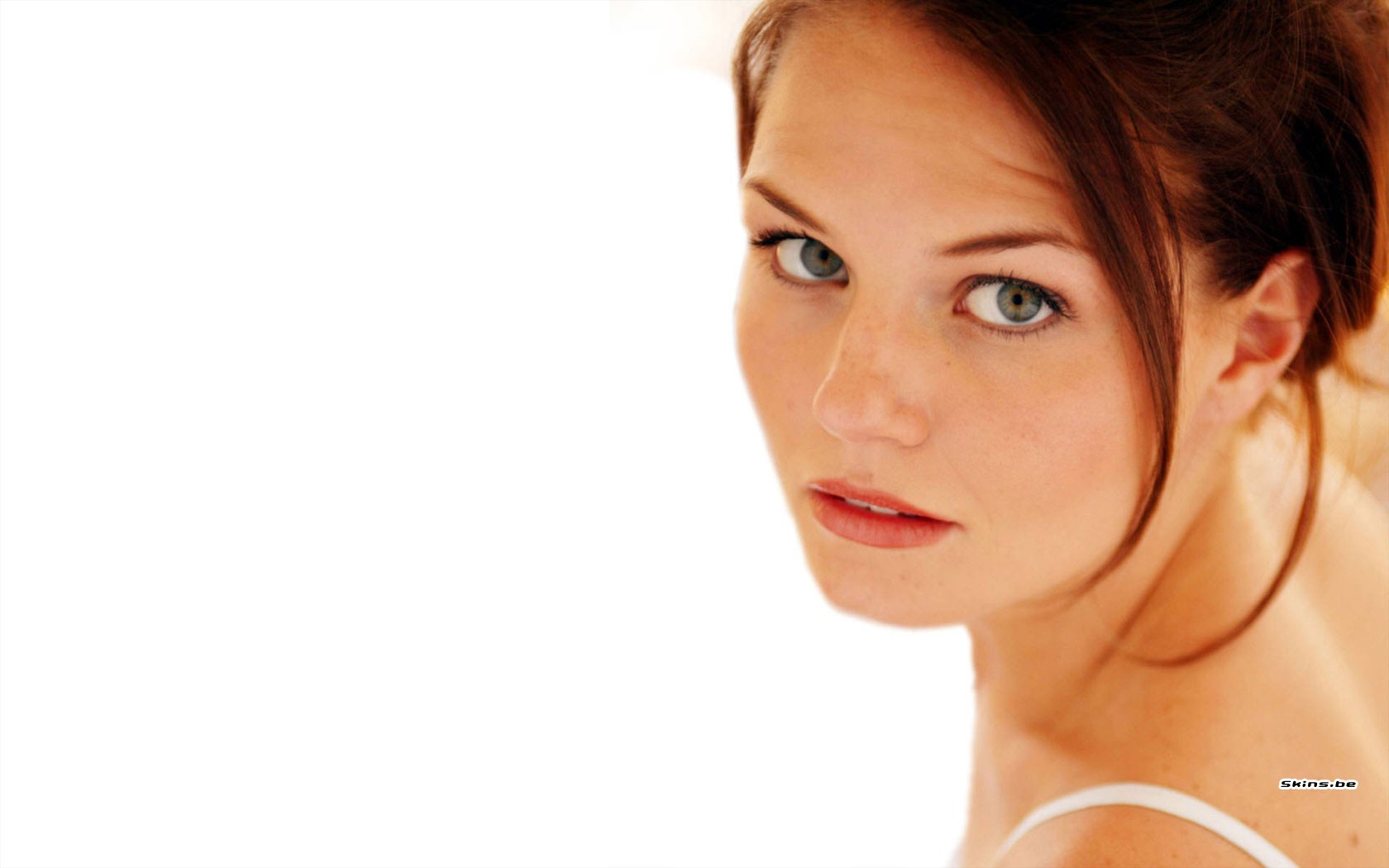 Women Actress Face Blue Eyes Brunette Looking At Viewer Jennifer Morrison 1680x1050