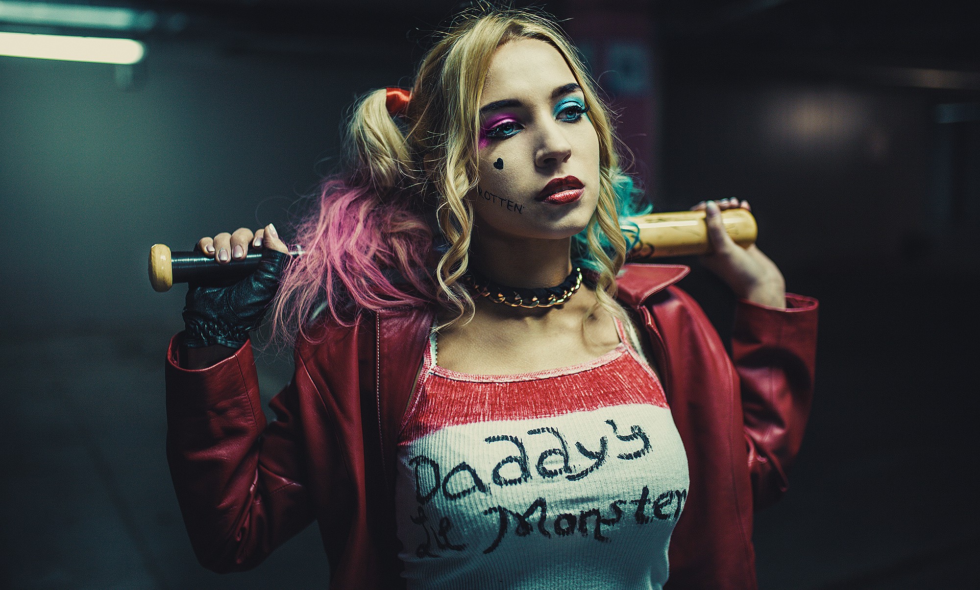 Harley Quinn Women Model Baseball Bats Cosplay 2000x1205