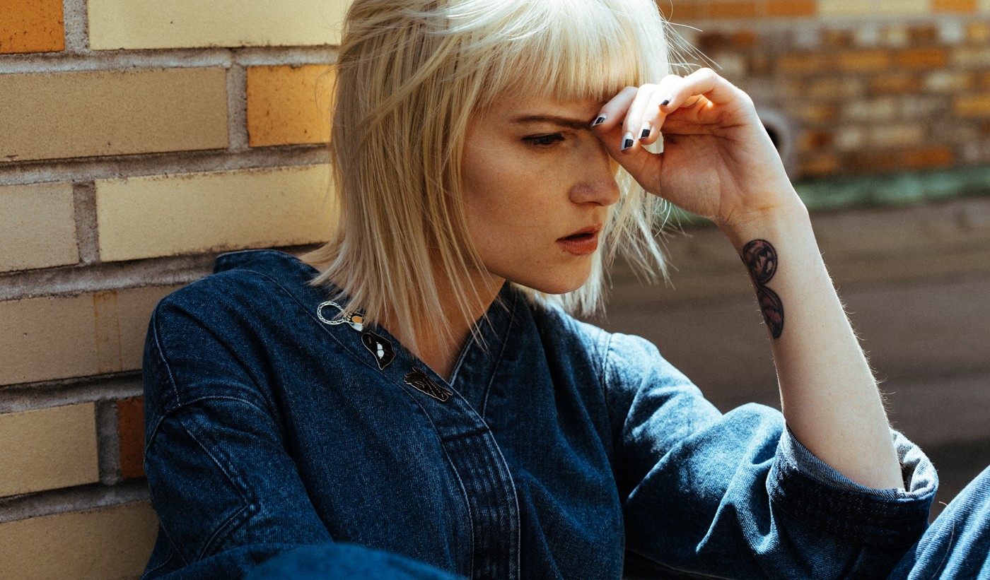 Women Blonde Tattoo Looking Away Women Outdoors Denim Colored Nails 1400x821