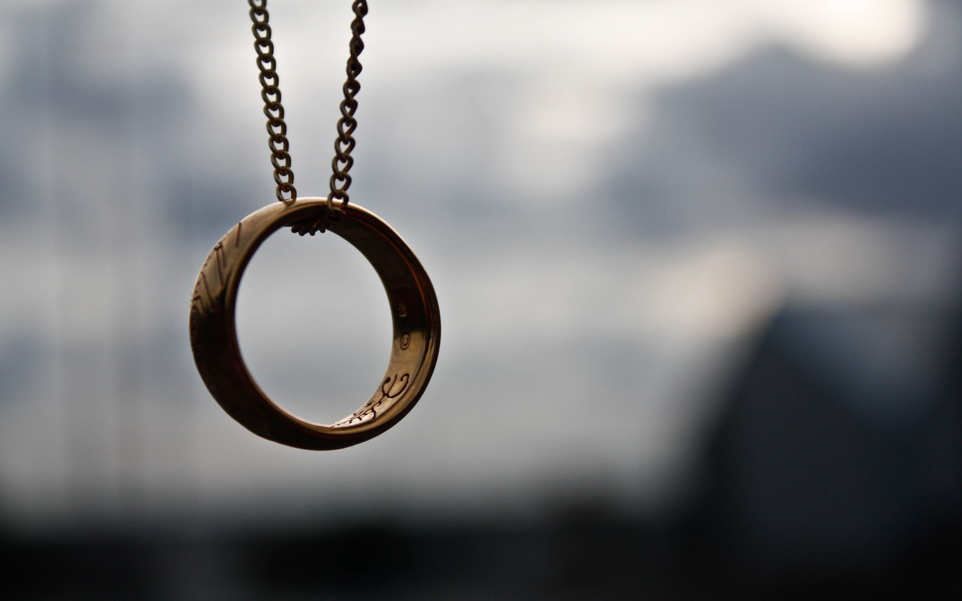 Rings The Lord Of The Rings Bokeh Necklace Closeup Movies Books J R R Tolkien The One Ring 1920x1200
