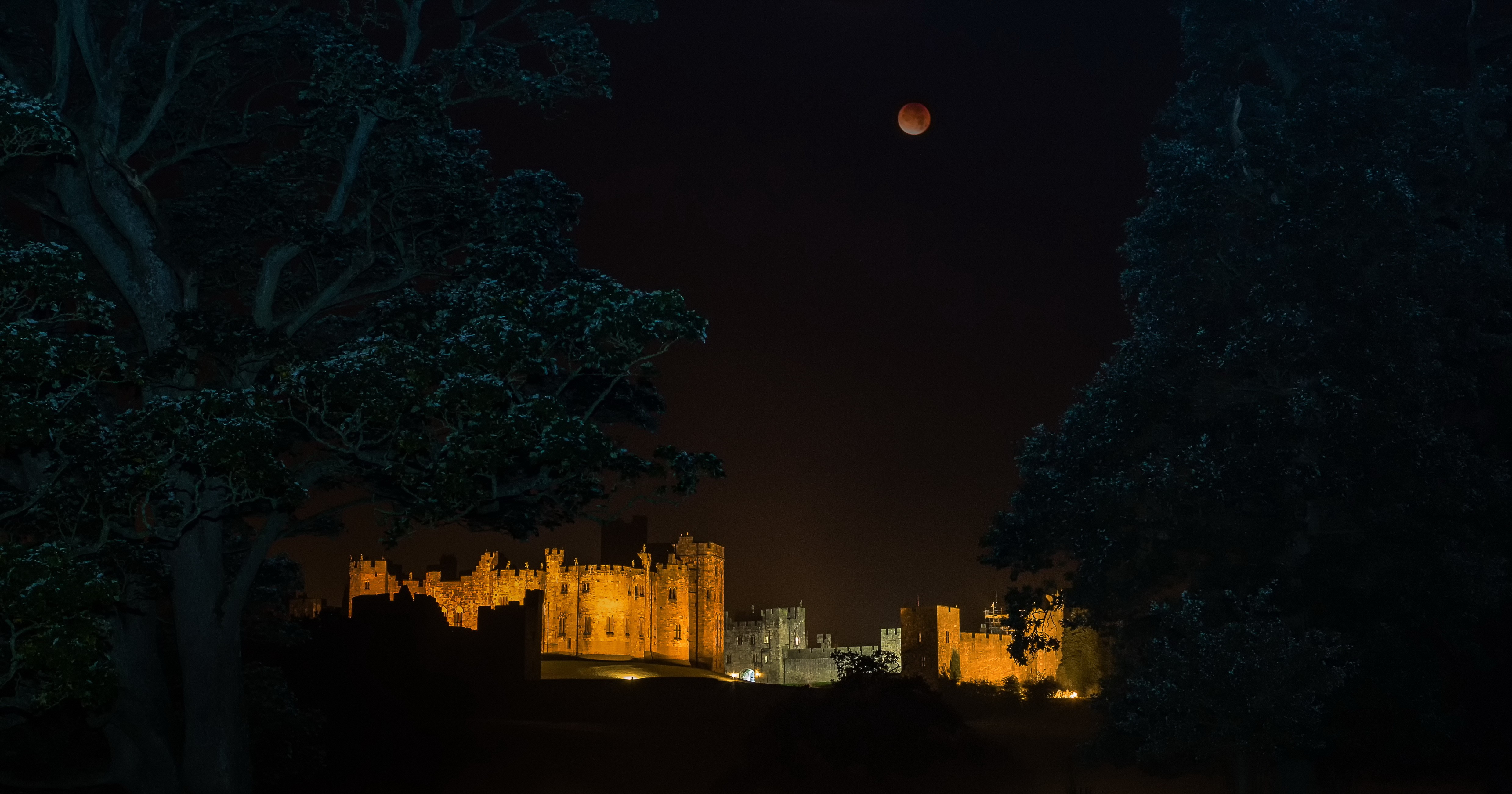 Castle Red Moon Night Dark 4954x2602