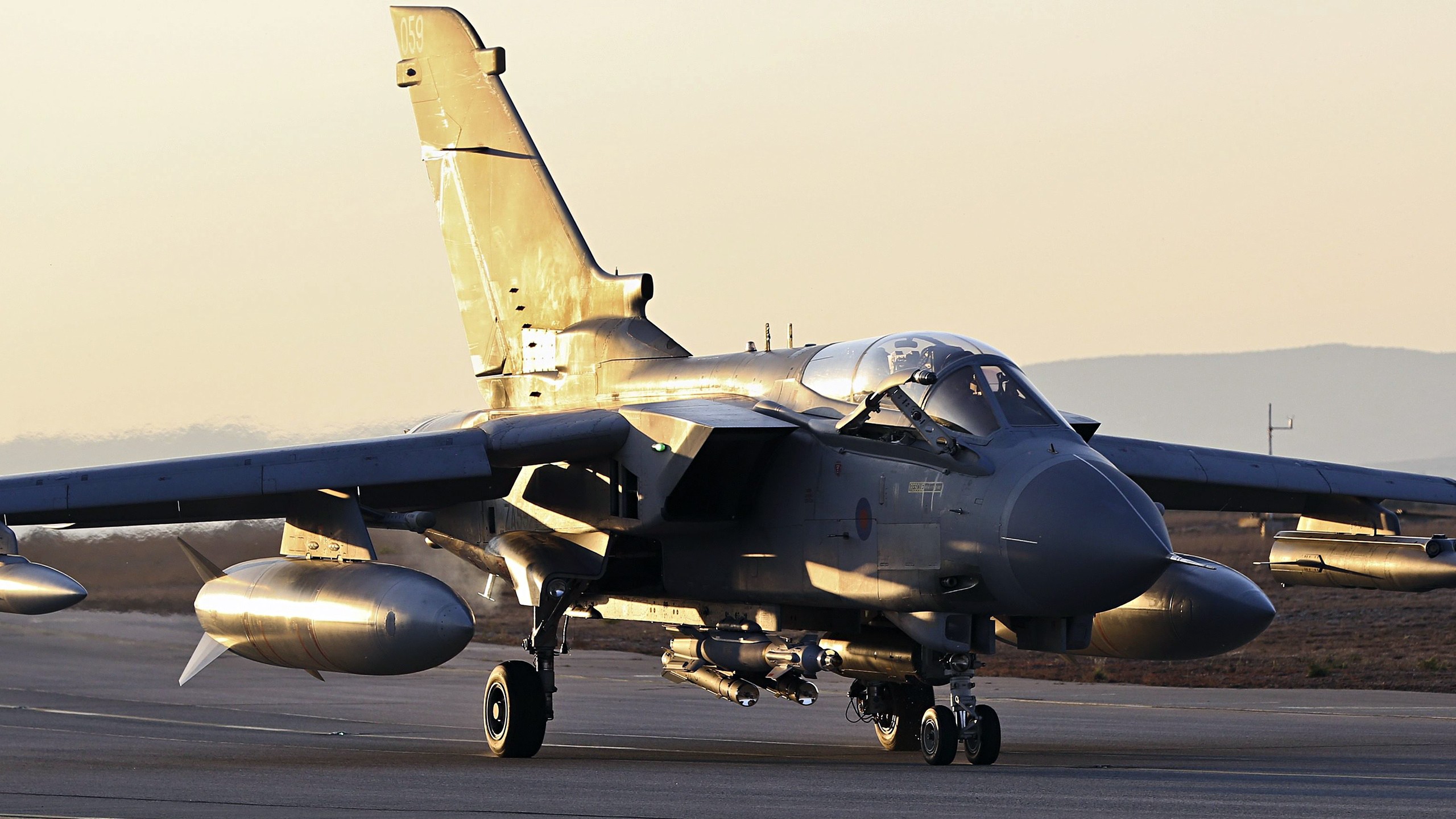 Panavia Tornado Military Aircraft Aircraft Jet Fighter Royal Airforce Runway Brimstone 2560x1440